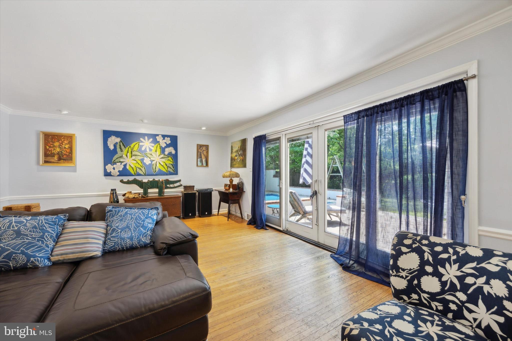 CHESTNUT HILL - Residential