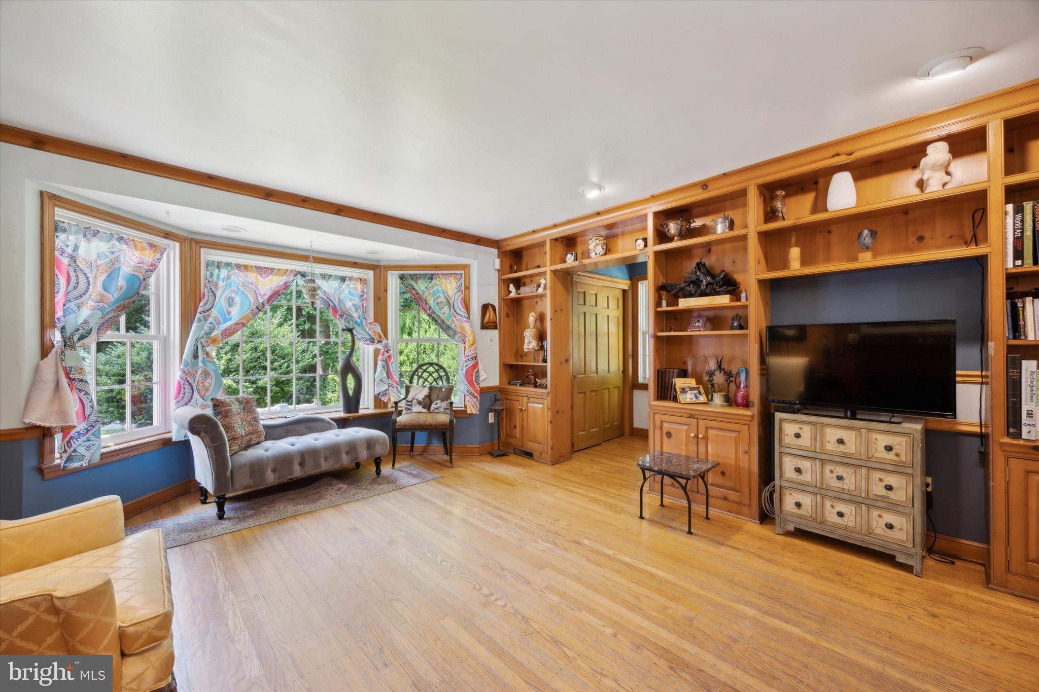 CHESTNUT HILL - Residential