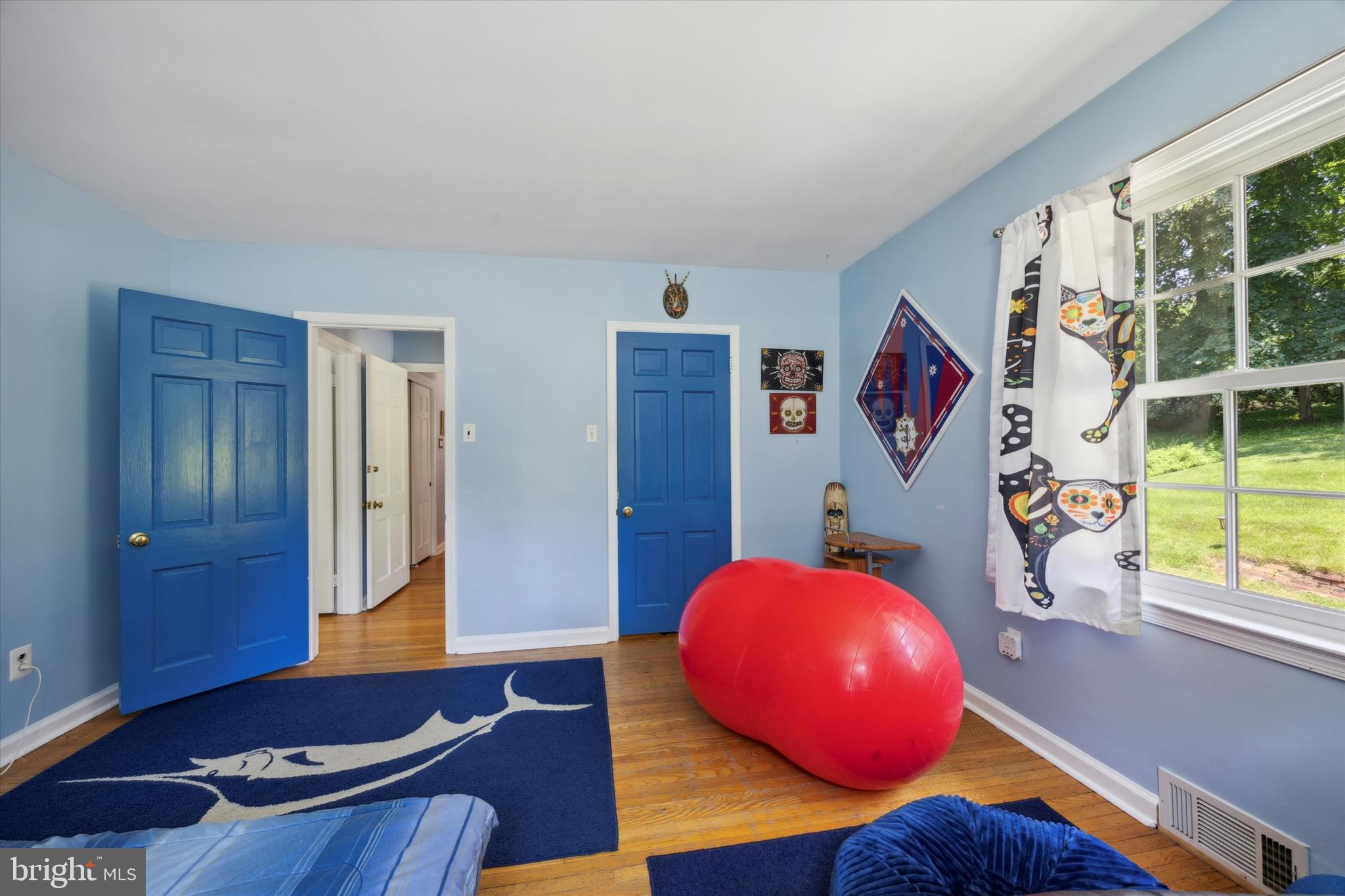 CHESTNUT HILL - Residential