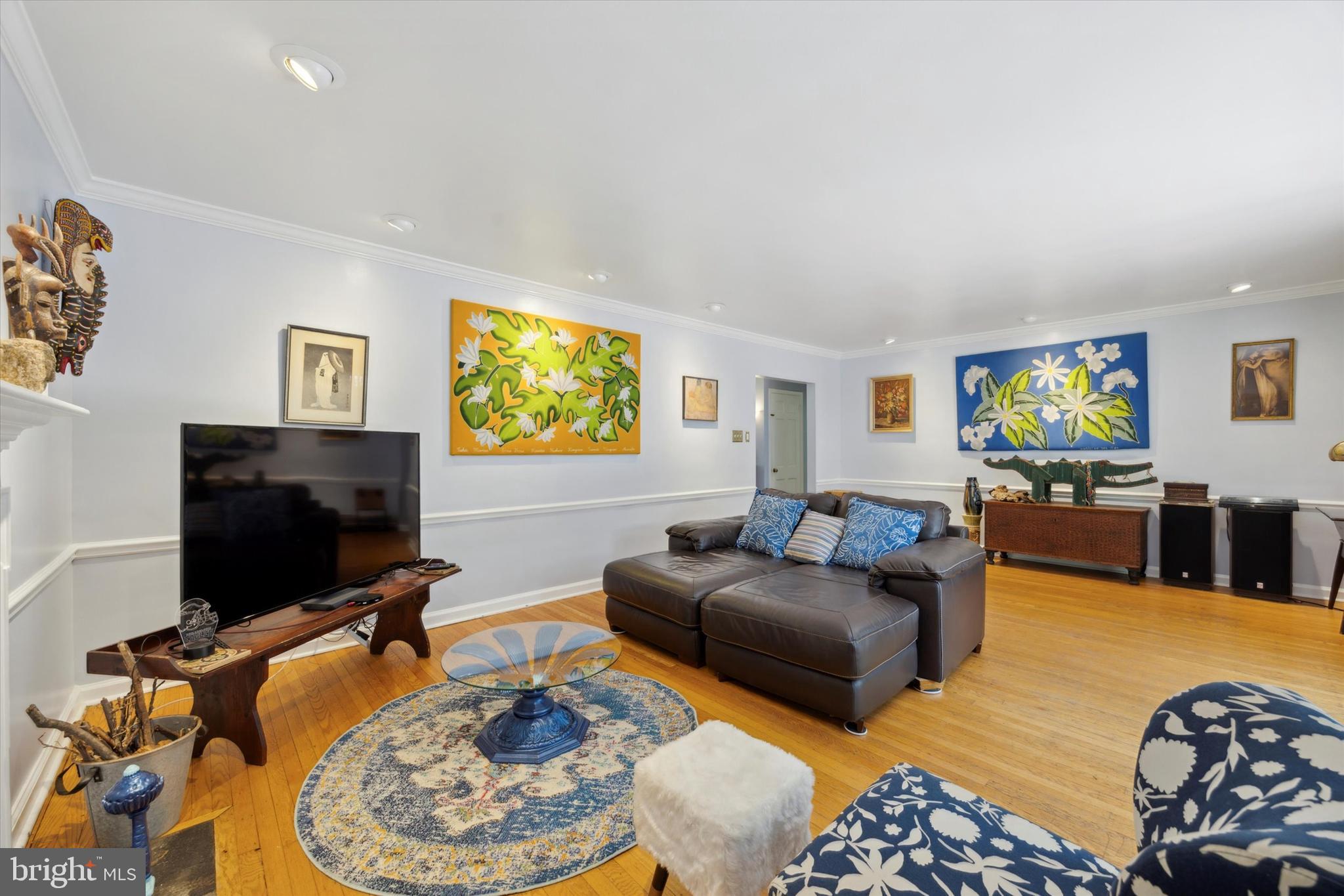 CHESTNUT HILL - Residential