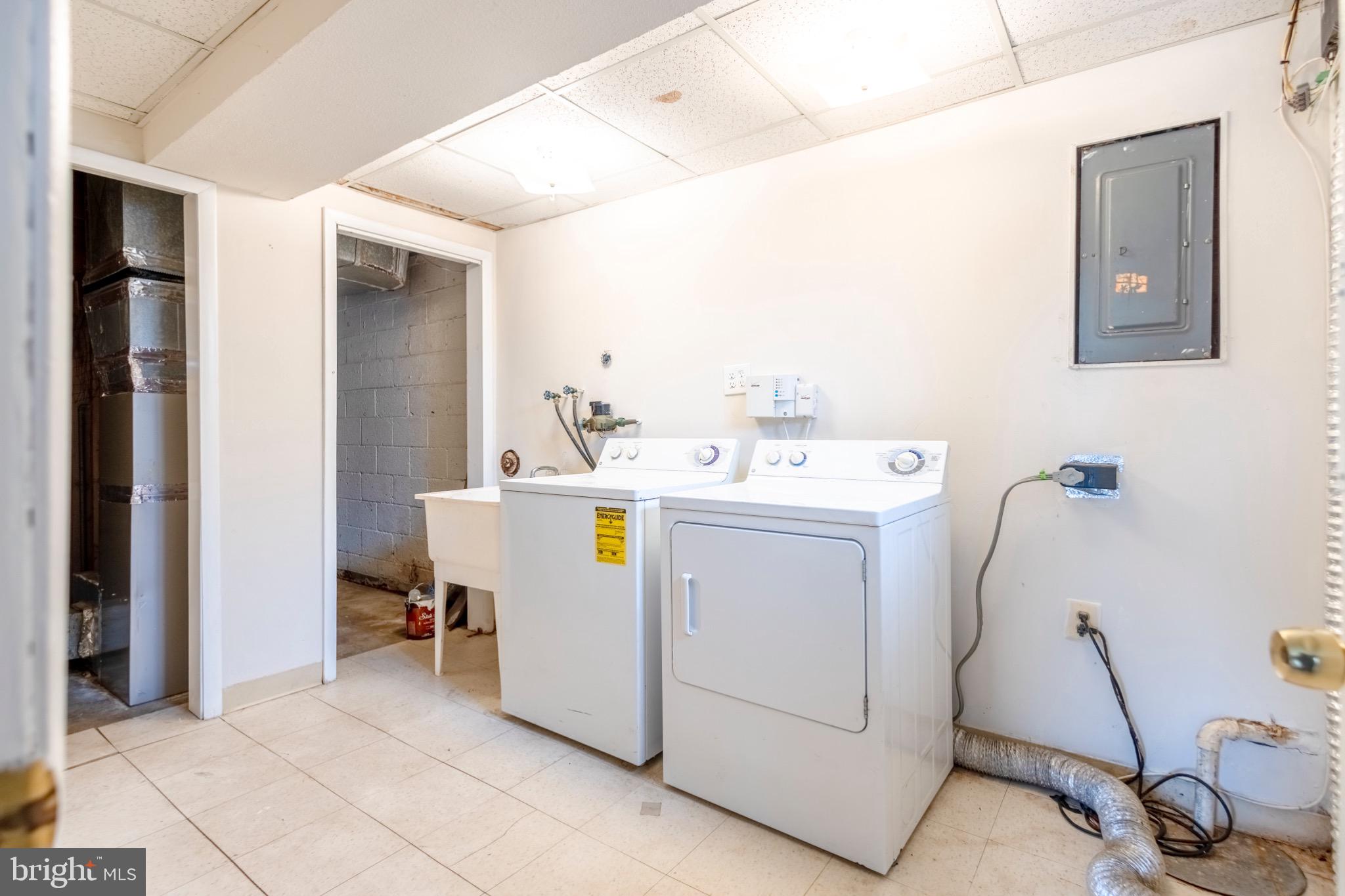 WOODS - Residential Lease