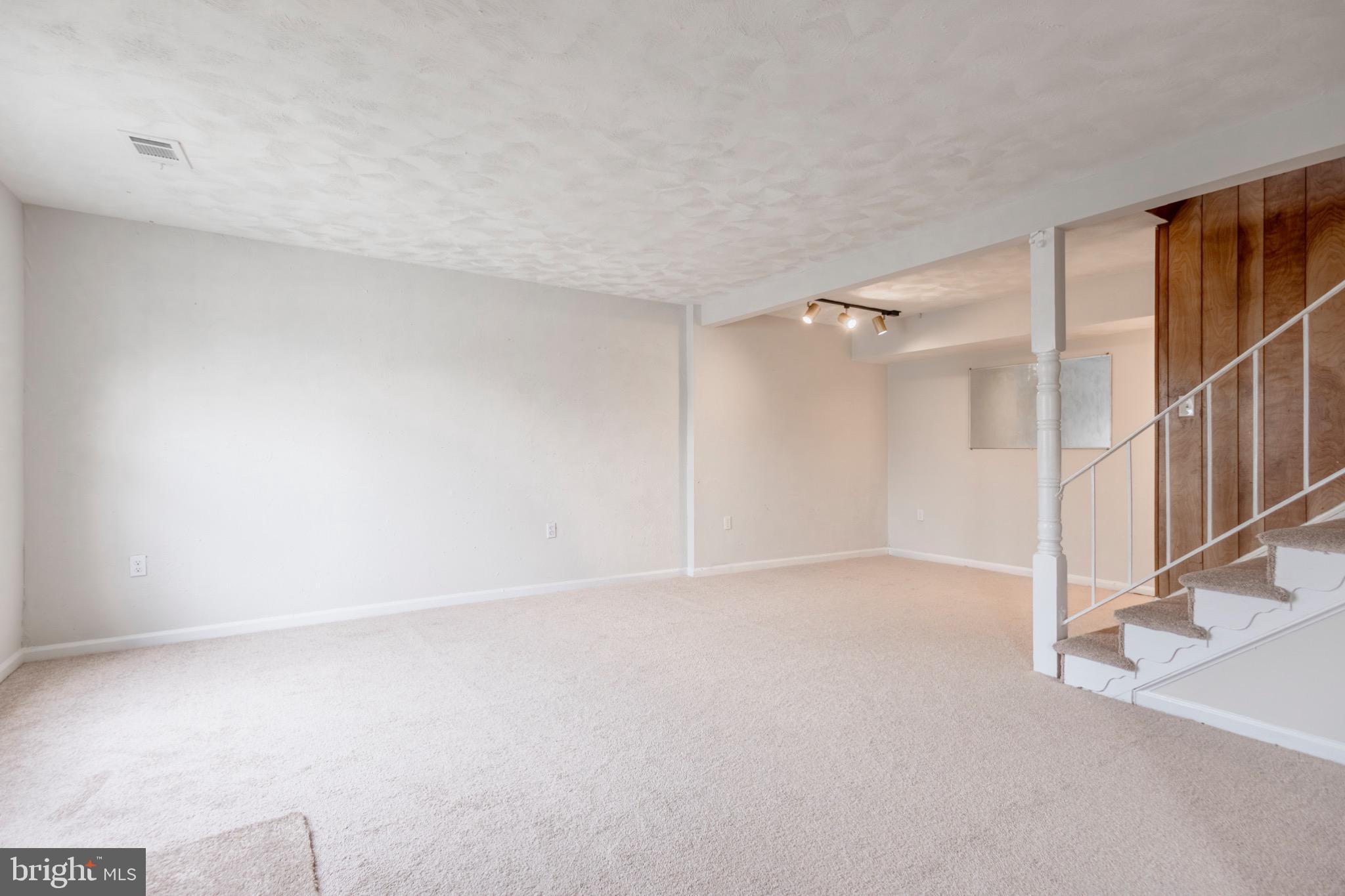 WOODS - Residential Lease