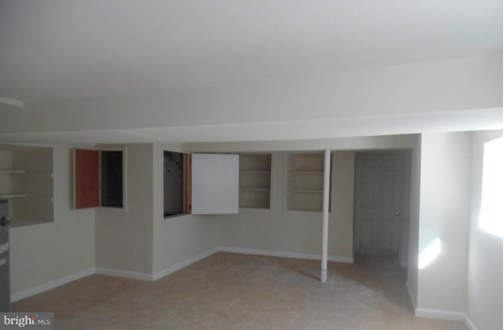 CATONSVILLE MANOR - Residential