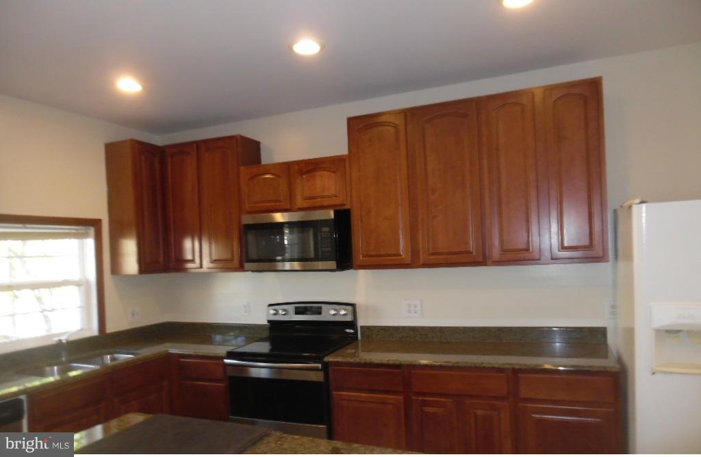 CATONSVILLE MANOR - Residential