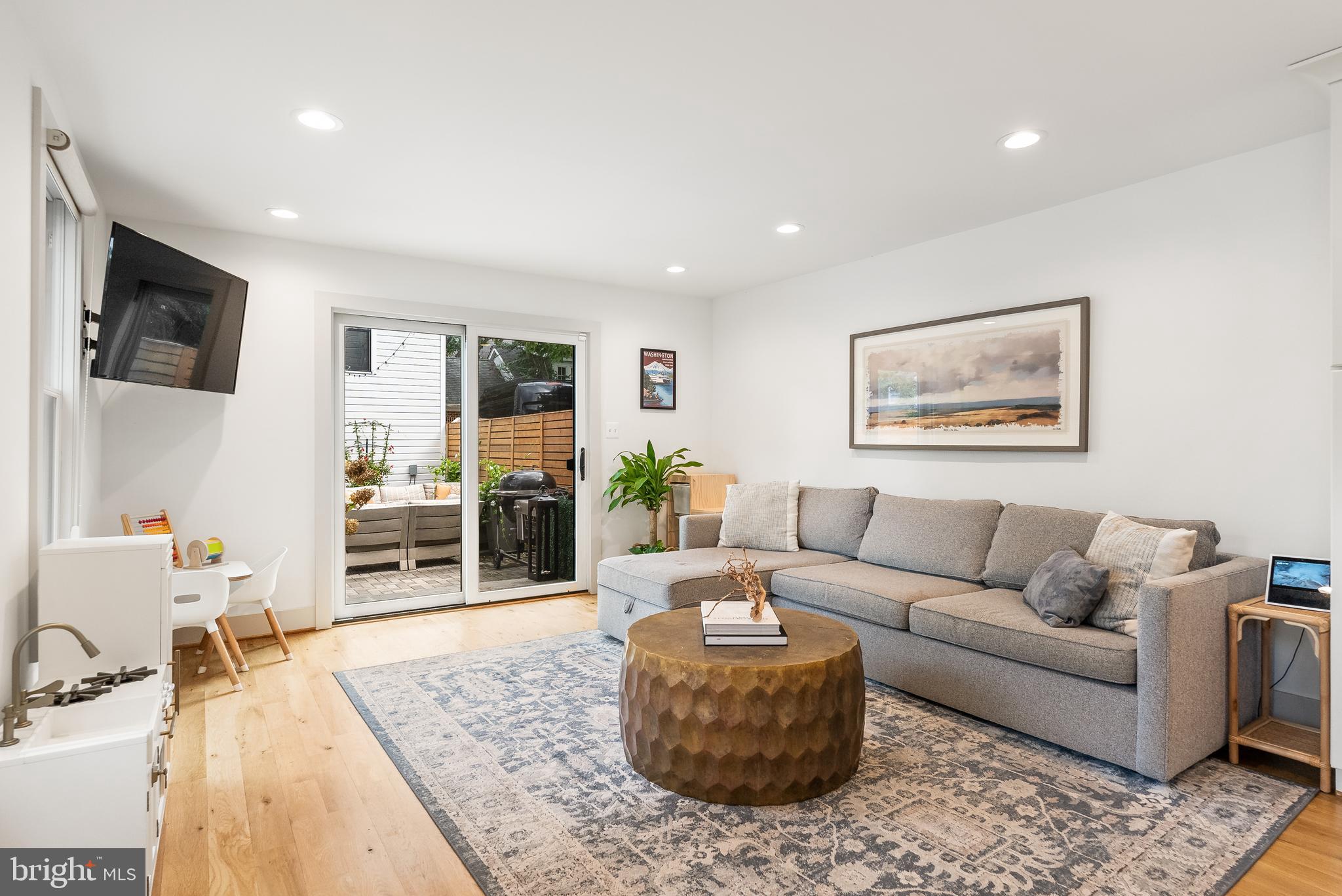 830 ORONOCO STREET