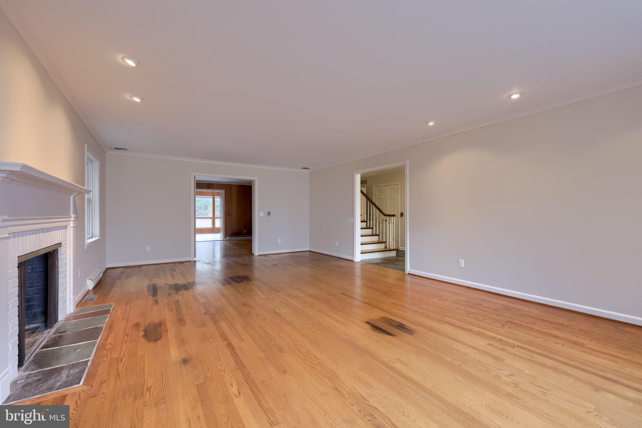 SCHOOL LANE HILLS - Residential