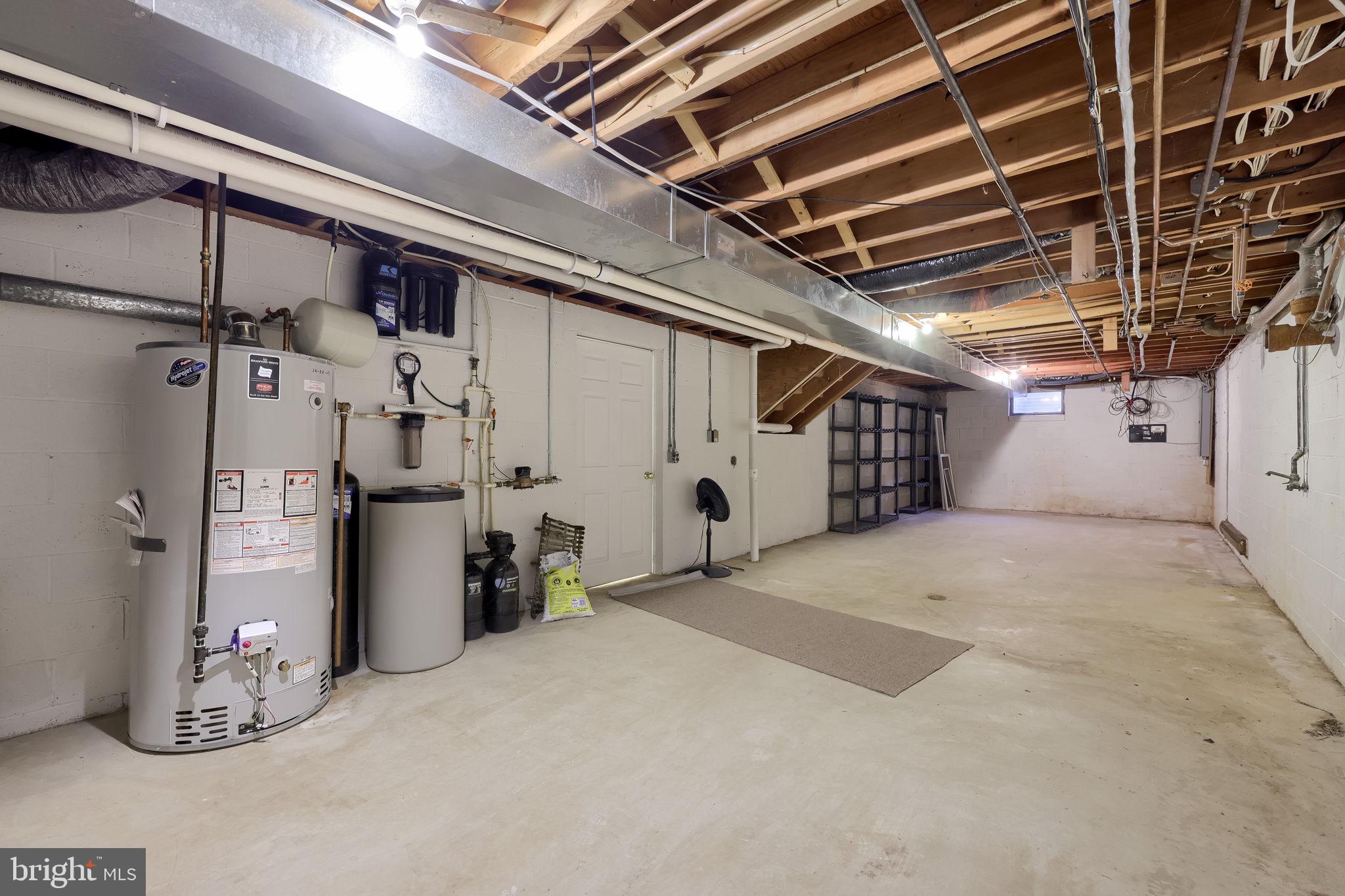 SCHOOL LANE HILLS - Residential