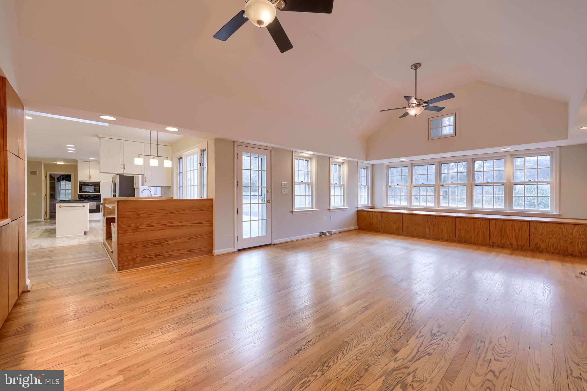 SCHOOL LANE HILLS - Residential