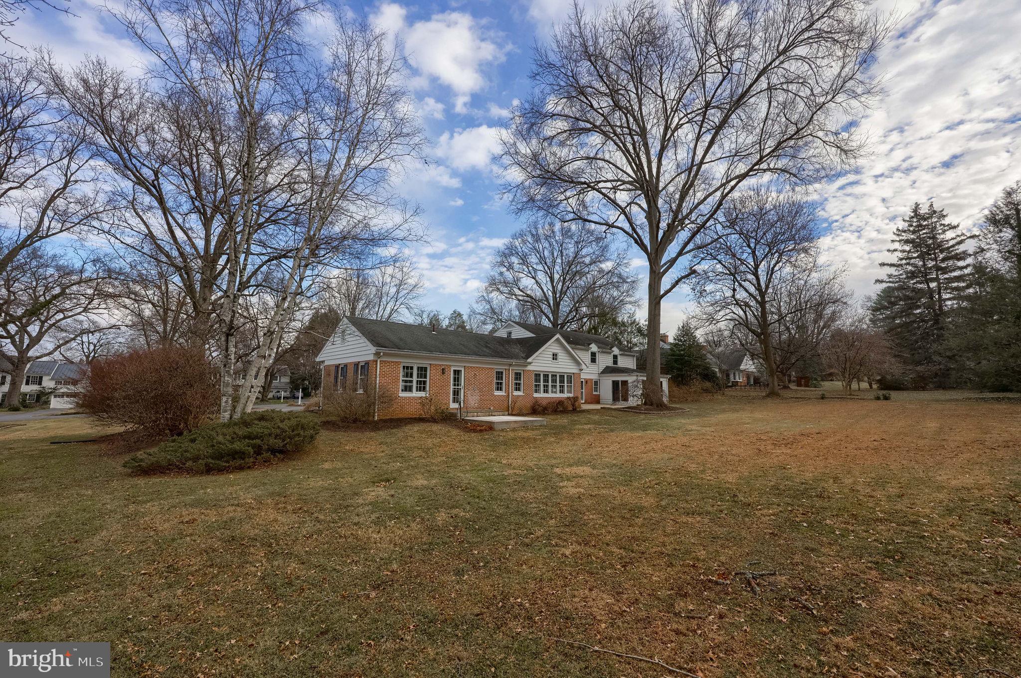 SCHOOL LANE HILLS - Residential