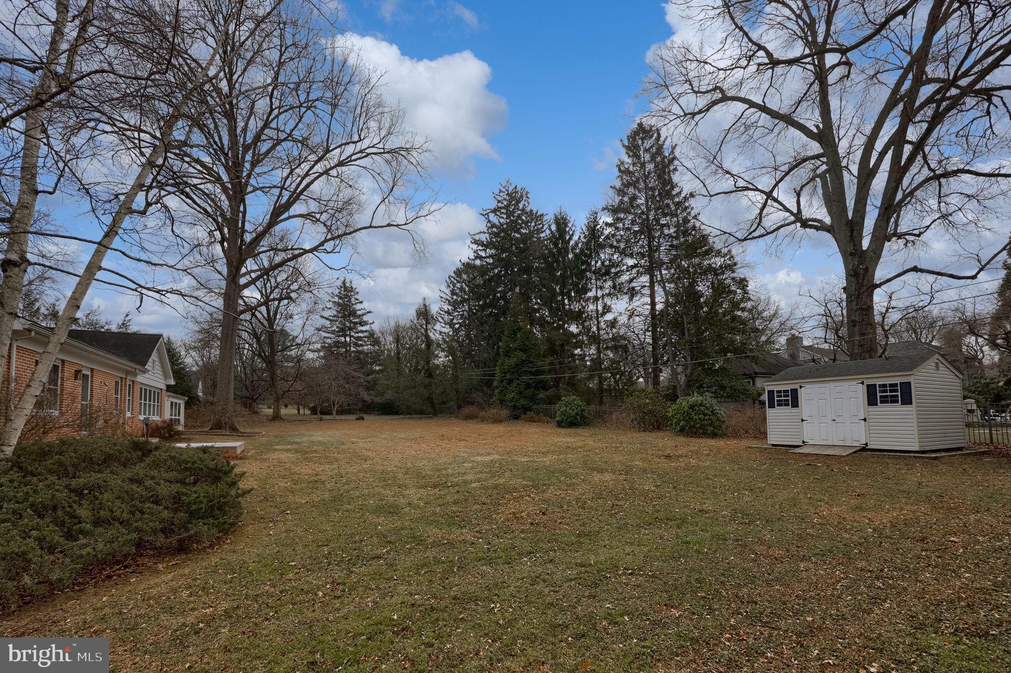 SCHOOL LANE HILLS - Residential