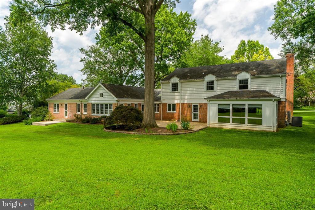 SCHOOL LANE HILLS - Residential