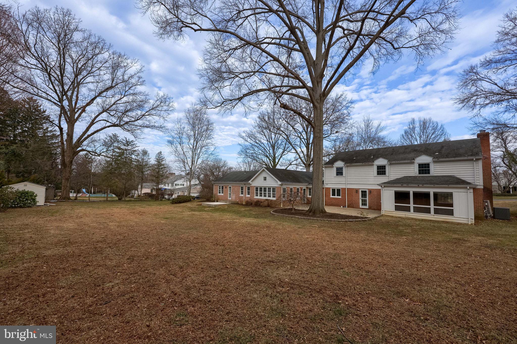 SCHOOL LANE HILLS - Residential
