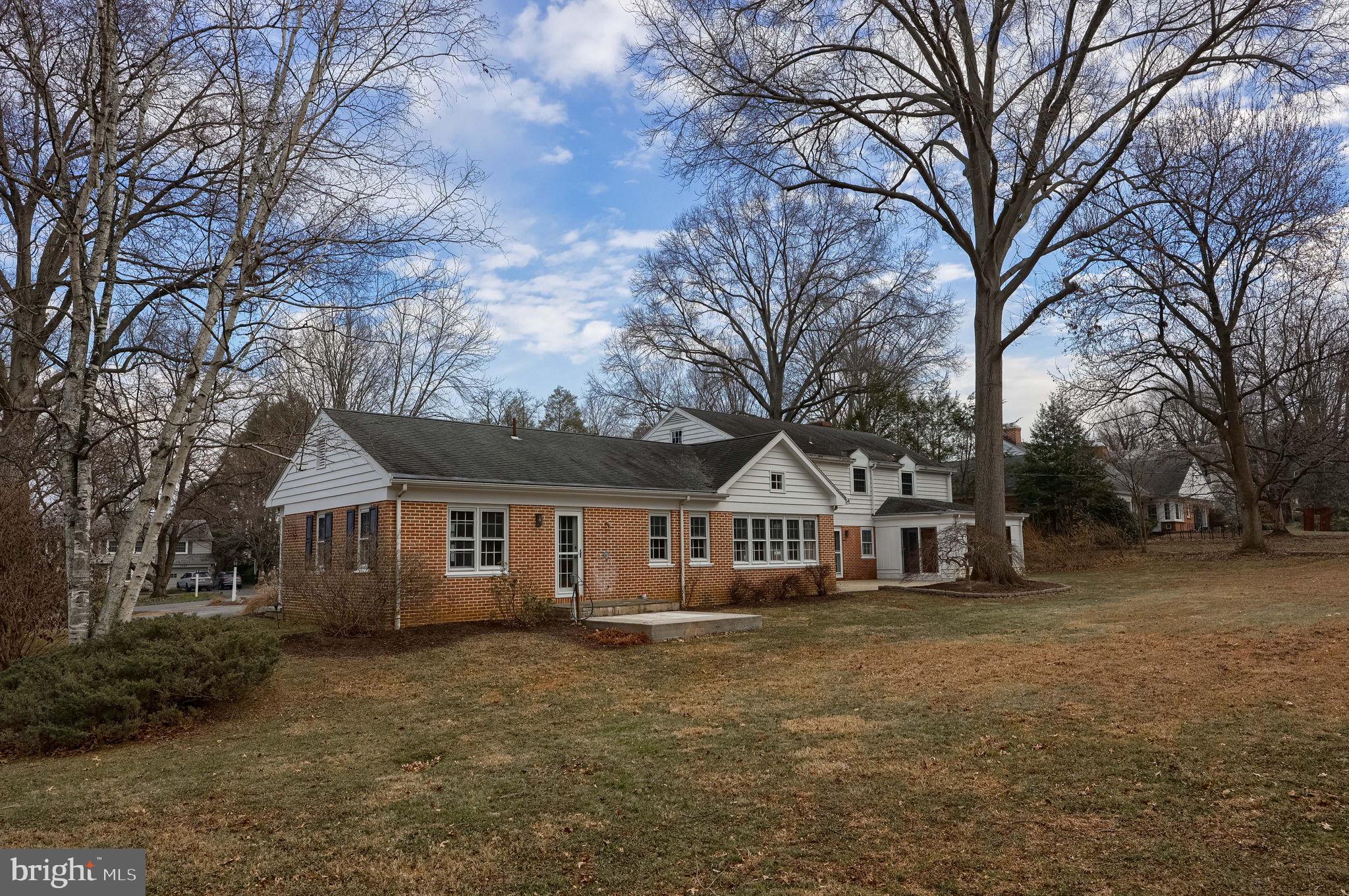 SCHOOL LANE HILLS - Residential