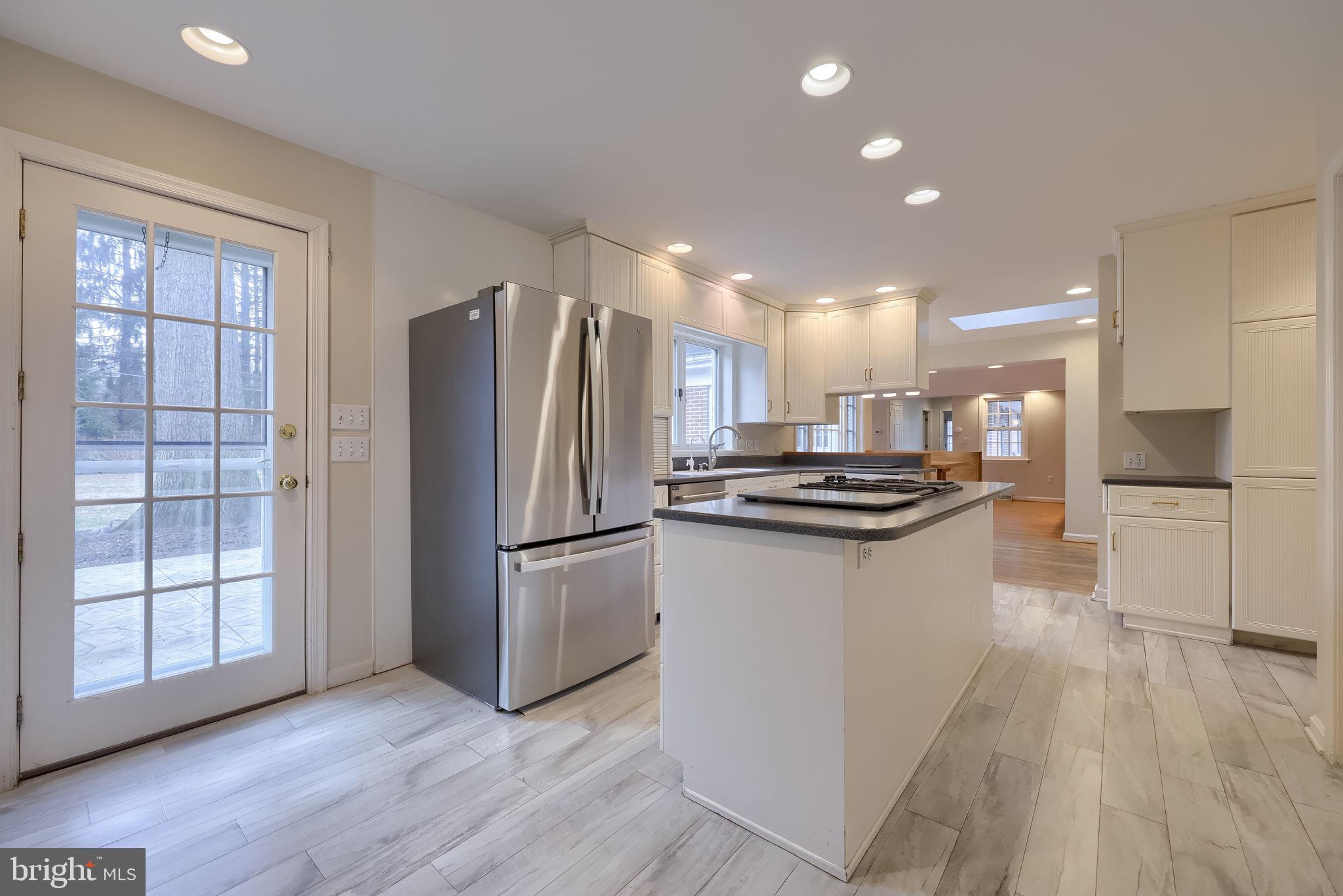 SCHOOL LANE HILLS - Residential