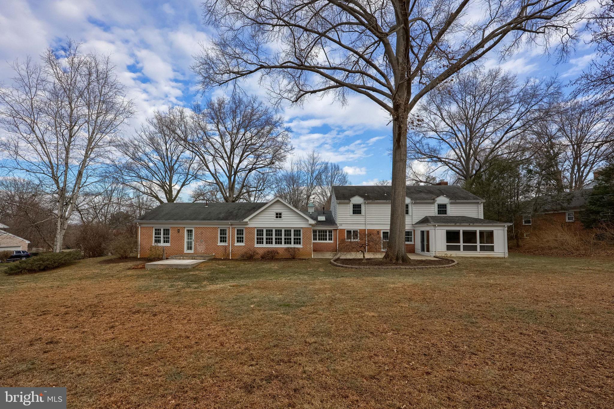 SCHOOL LANE HILLS - Residential