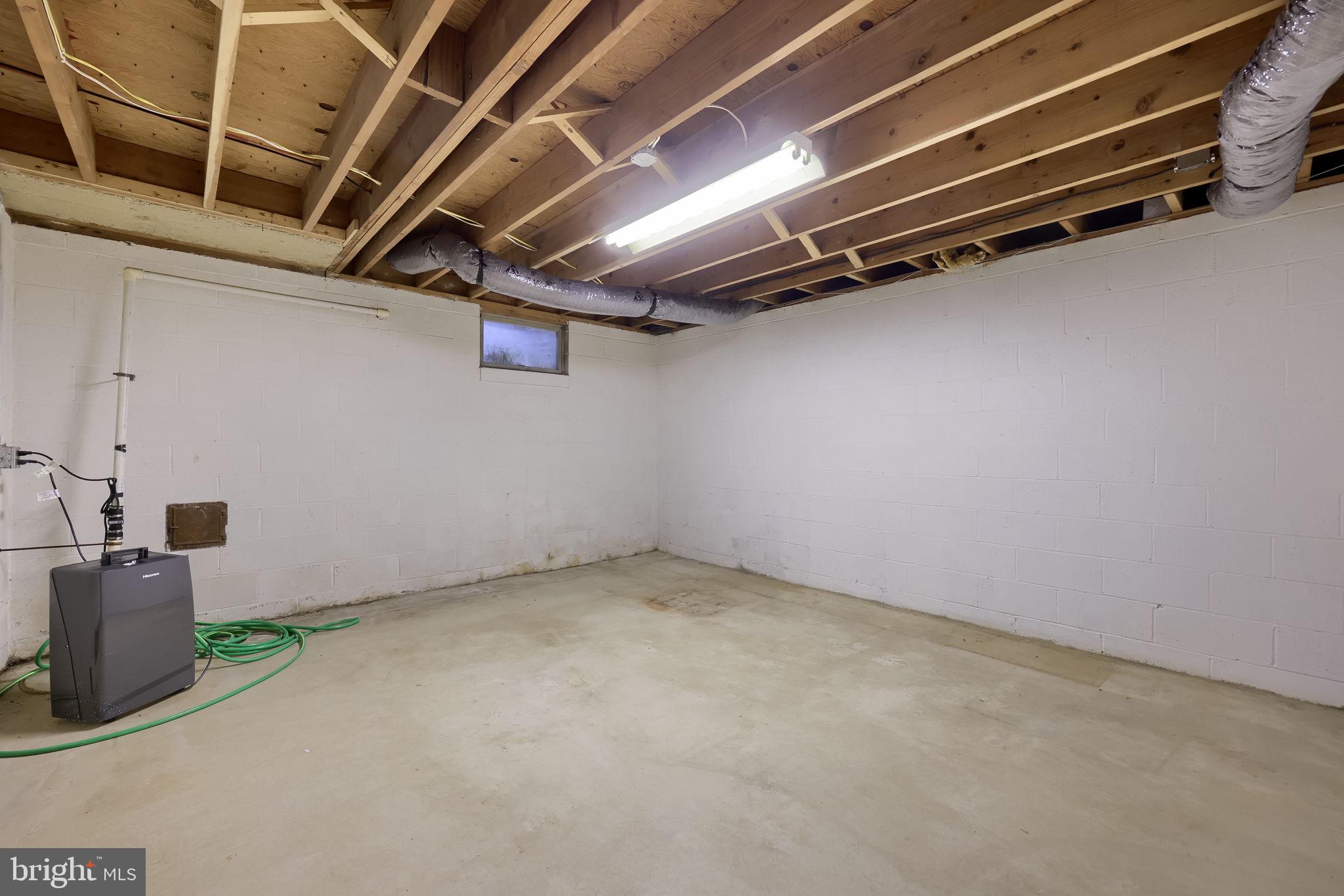 SCHOOL LANE HILLS - Residential