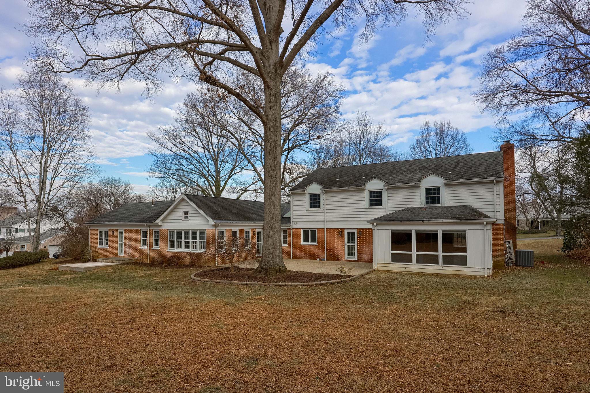 SCHOOL LANE HILLS - Residential