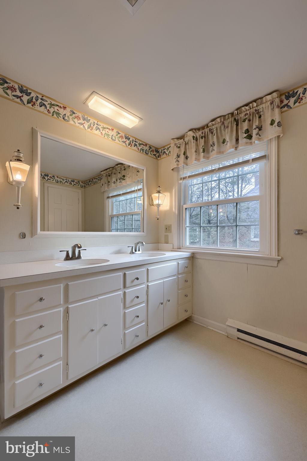 SCHOOL LANE HILLS - Residential