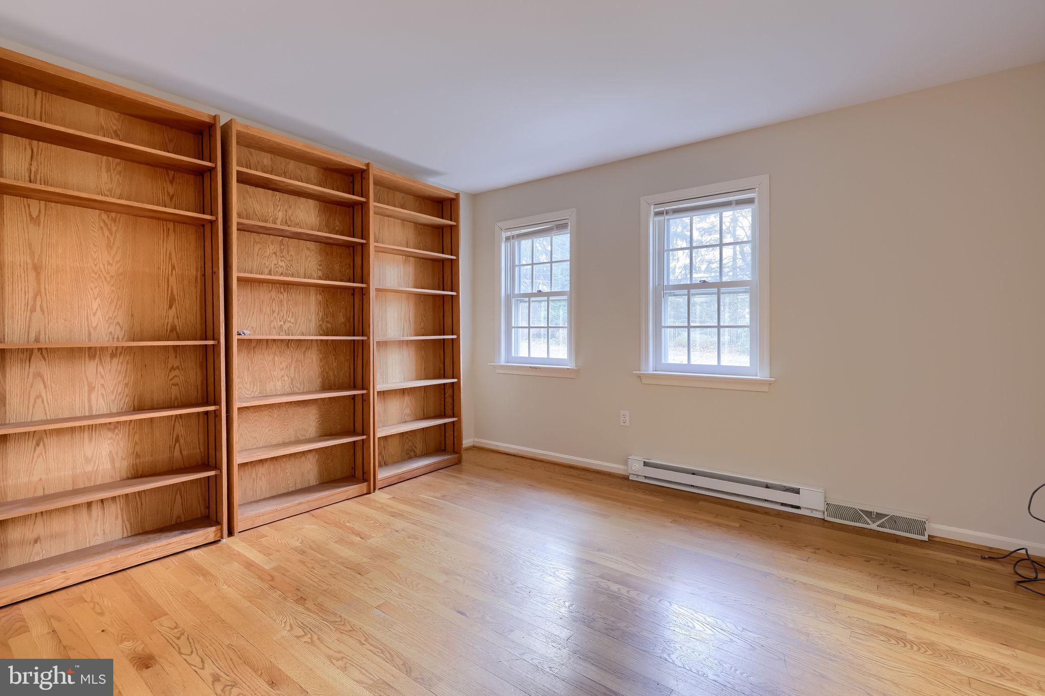 SCHOOL LANE HILLS - Residential