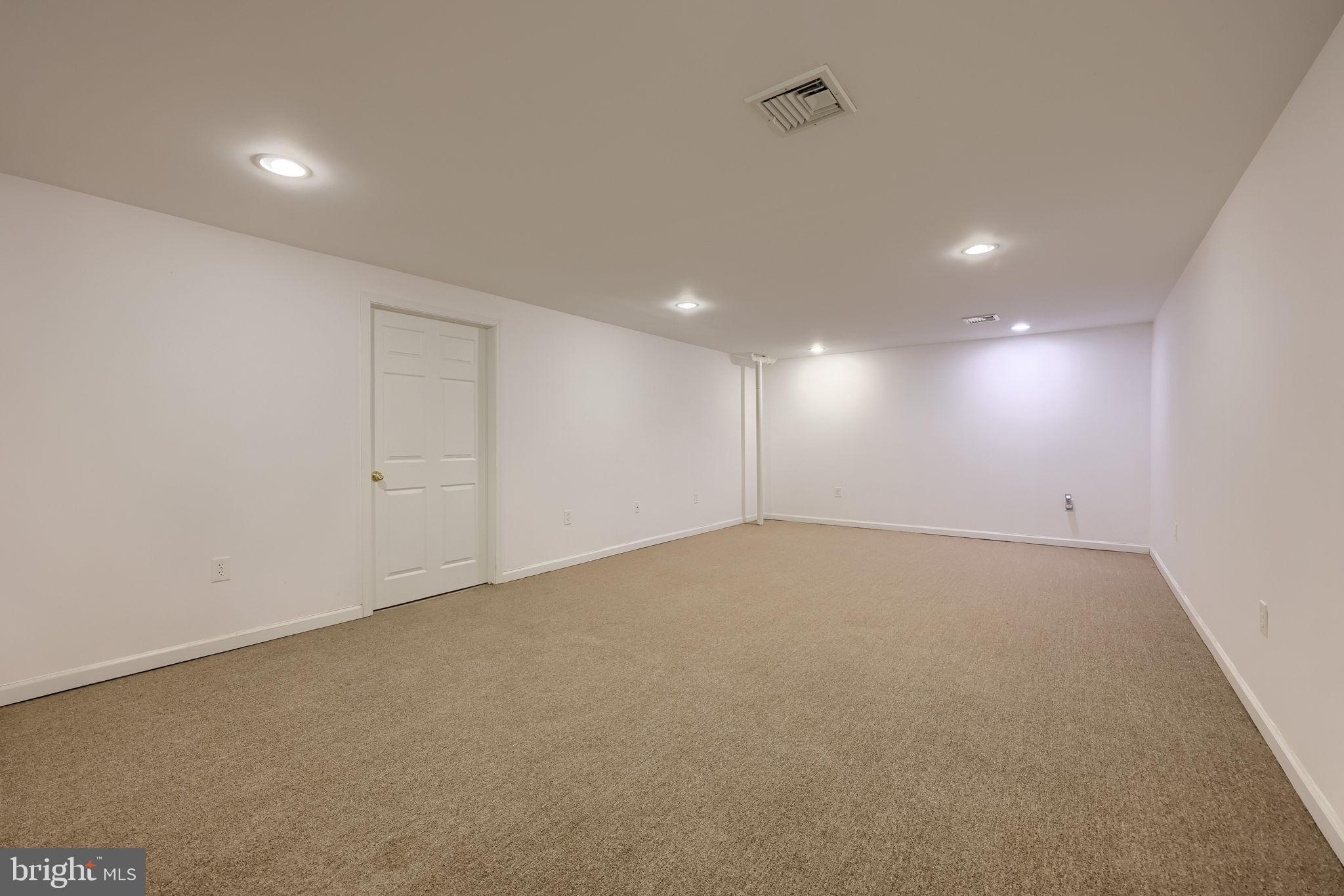 SCHOOL LANE HILLS - Residential