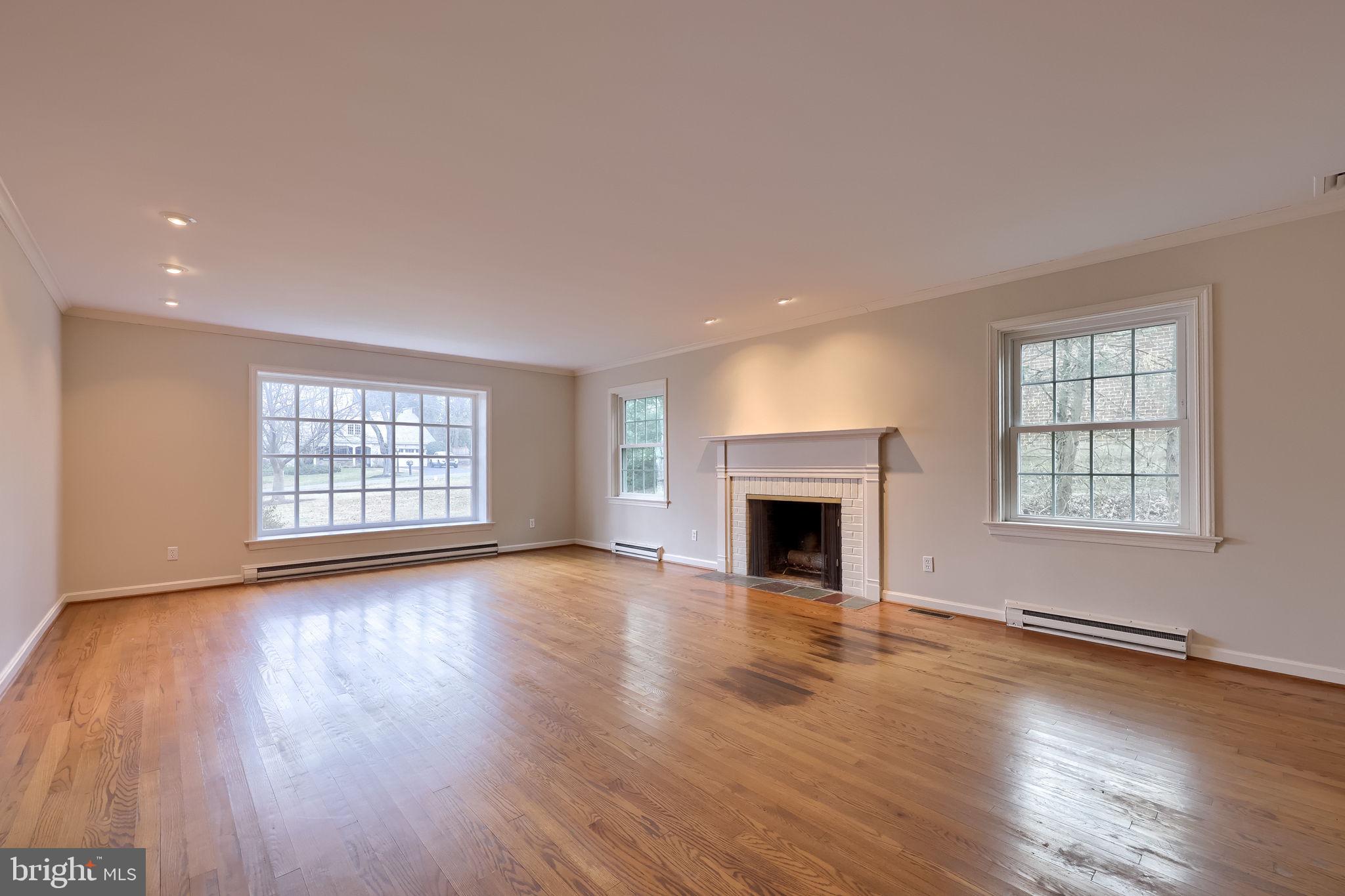 SCHOOL LANE HILLS - Residential