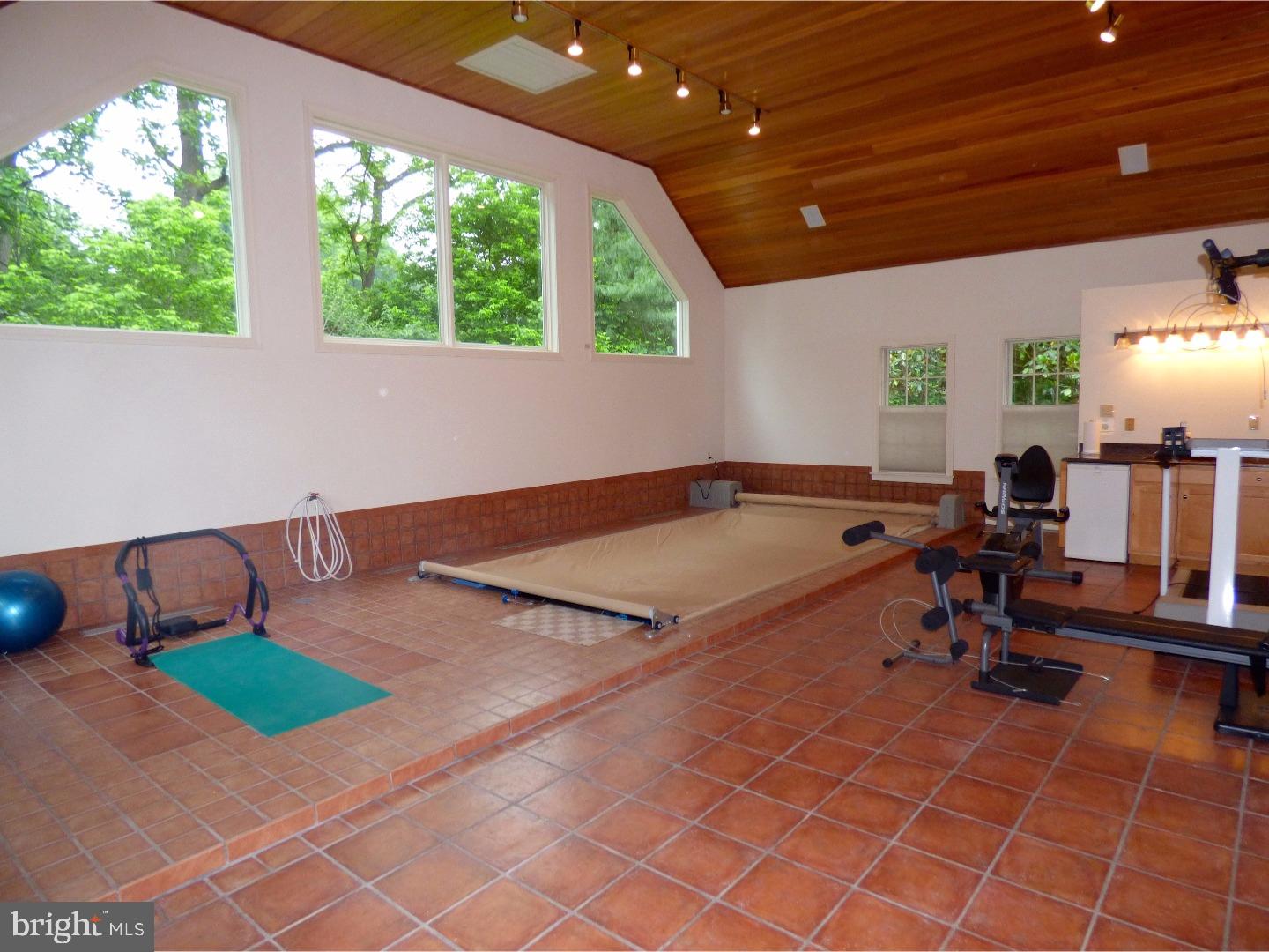 CHESTNUT HOLLOW - Residential