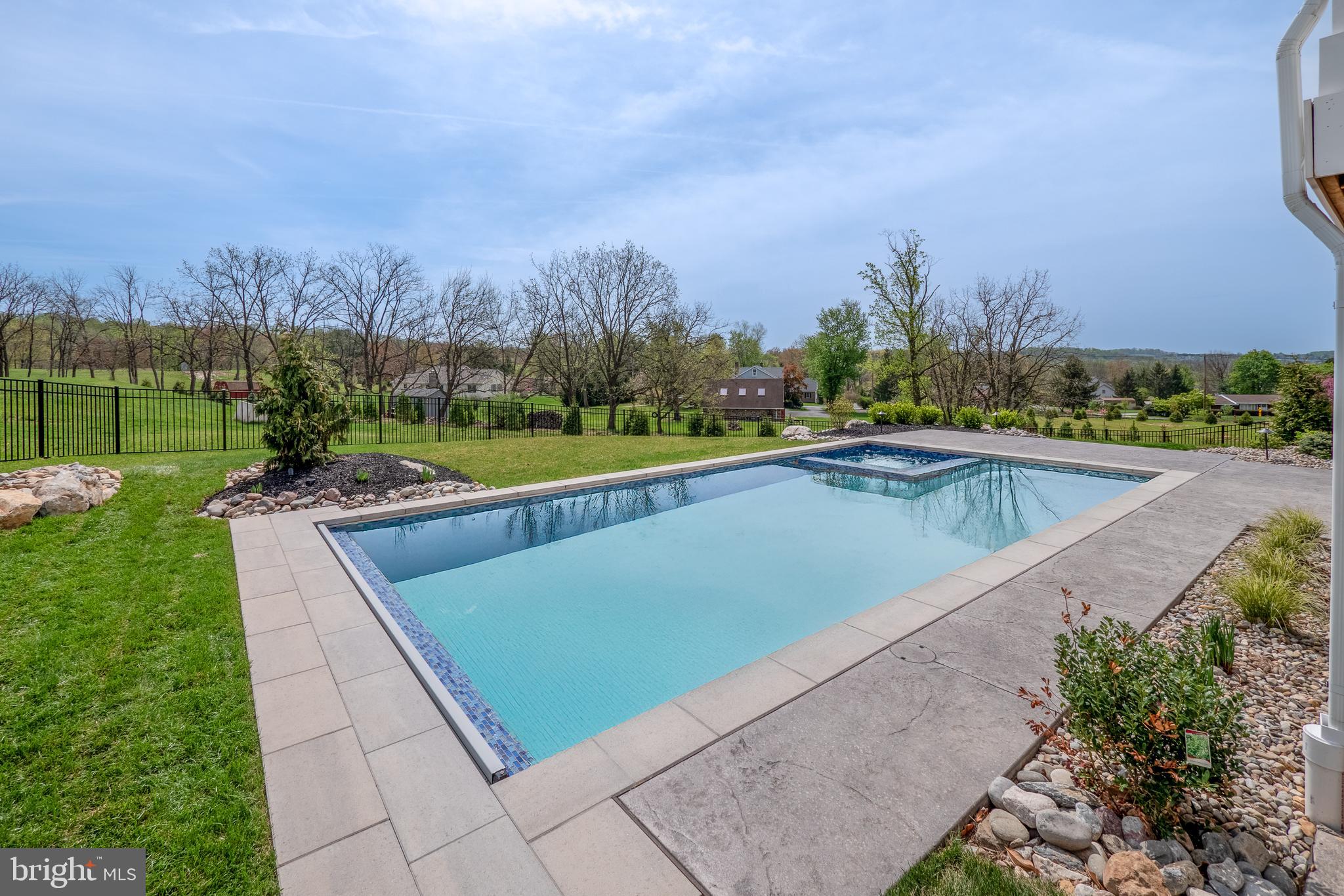 ESTATES AT SAUCON VALLEY - Residential