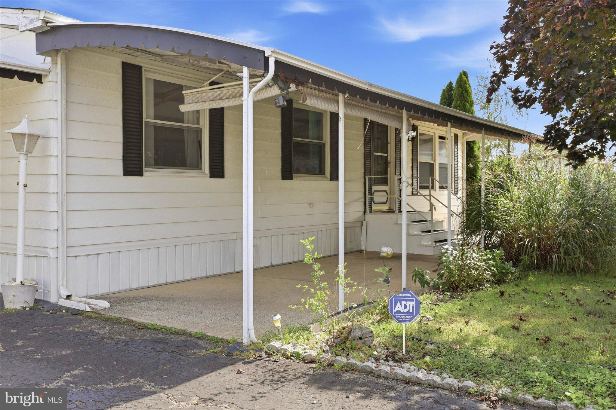 6 HOLLY DRIVE