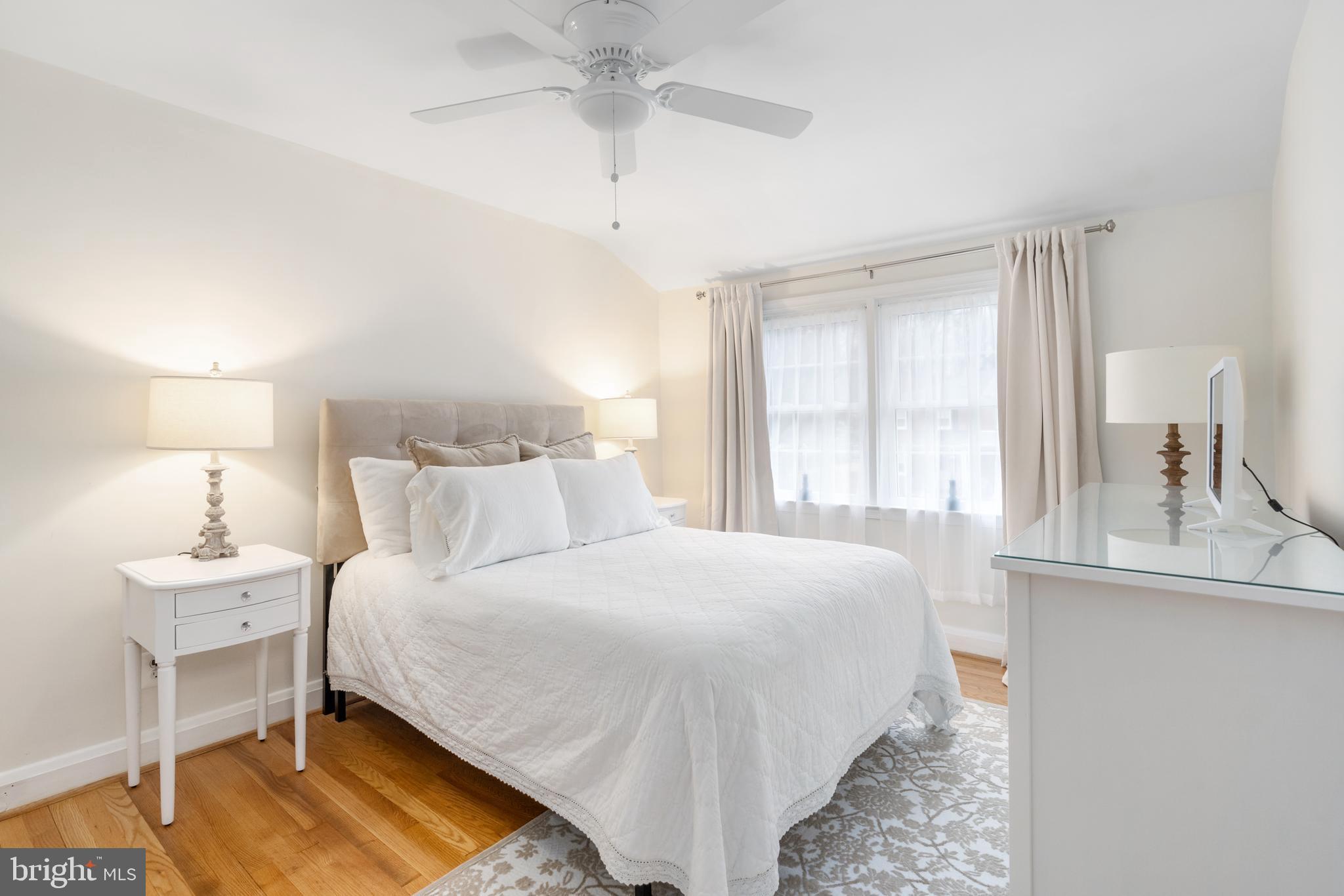 OAKLEIGH MANOR - Residential