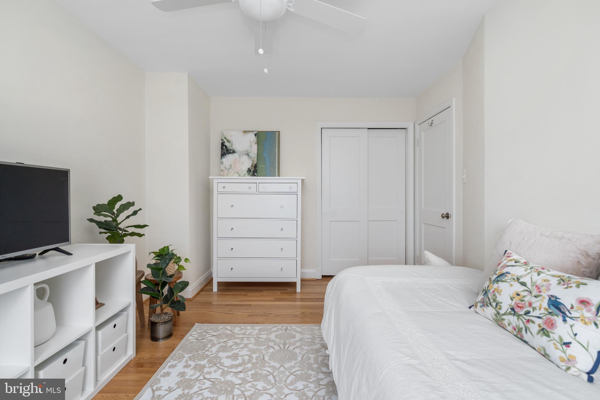 OAKLEIGH MANOR - Residential