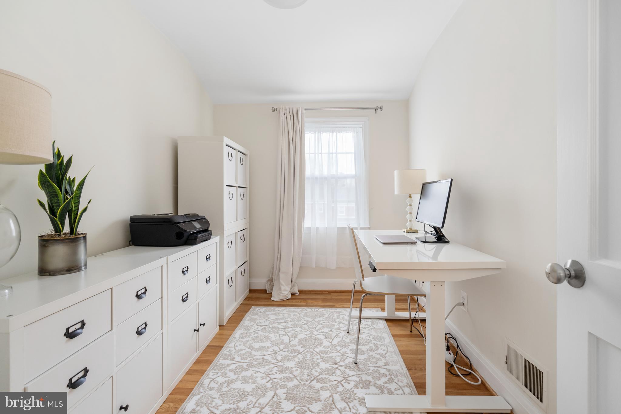 OAKLEIGH MANOR - Residential