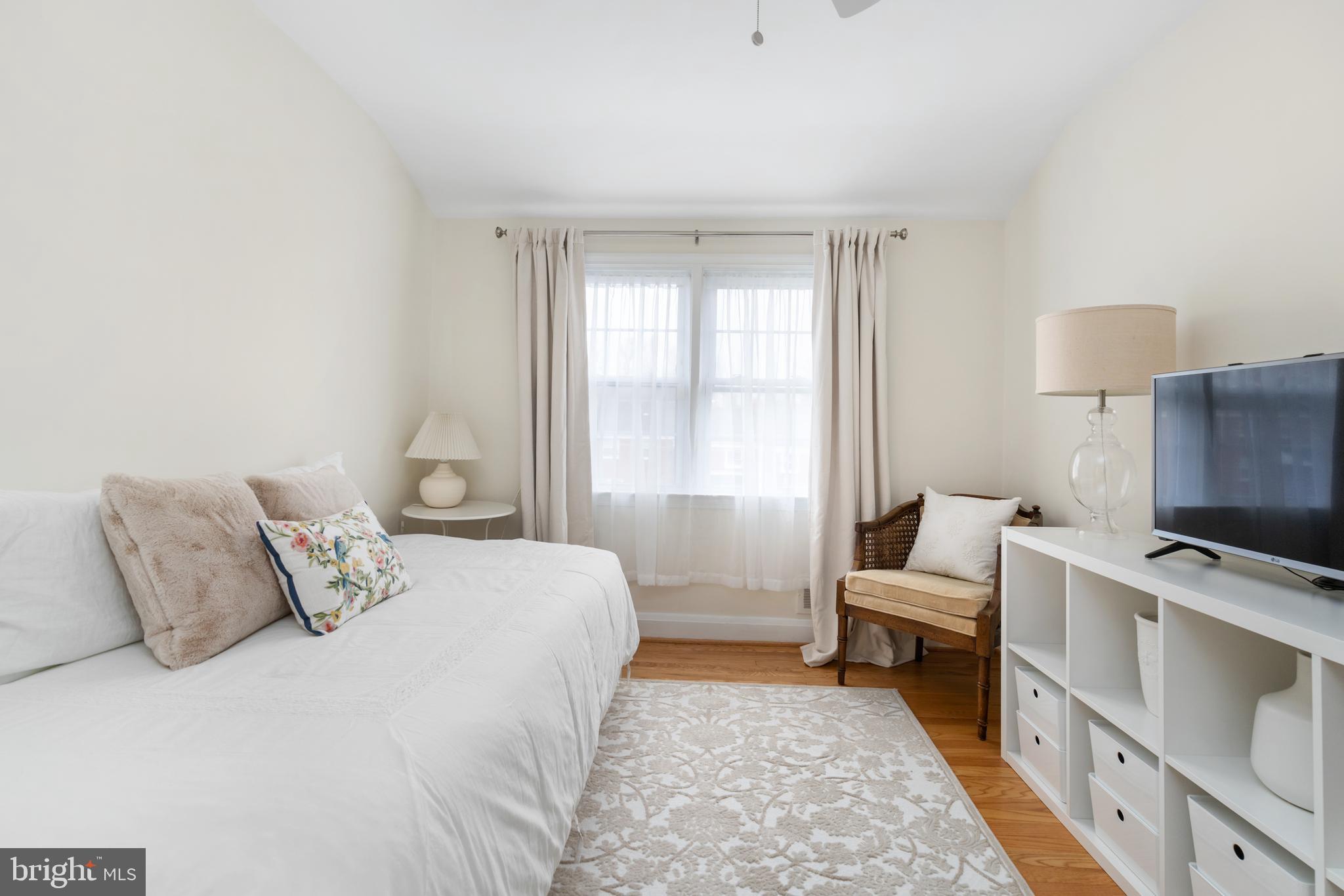 OAKLEIGH MANOR - Residential