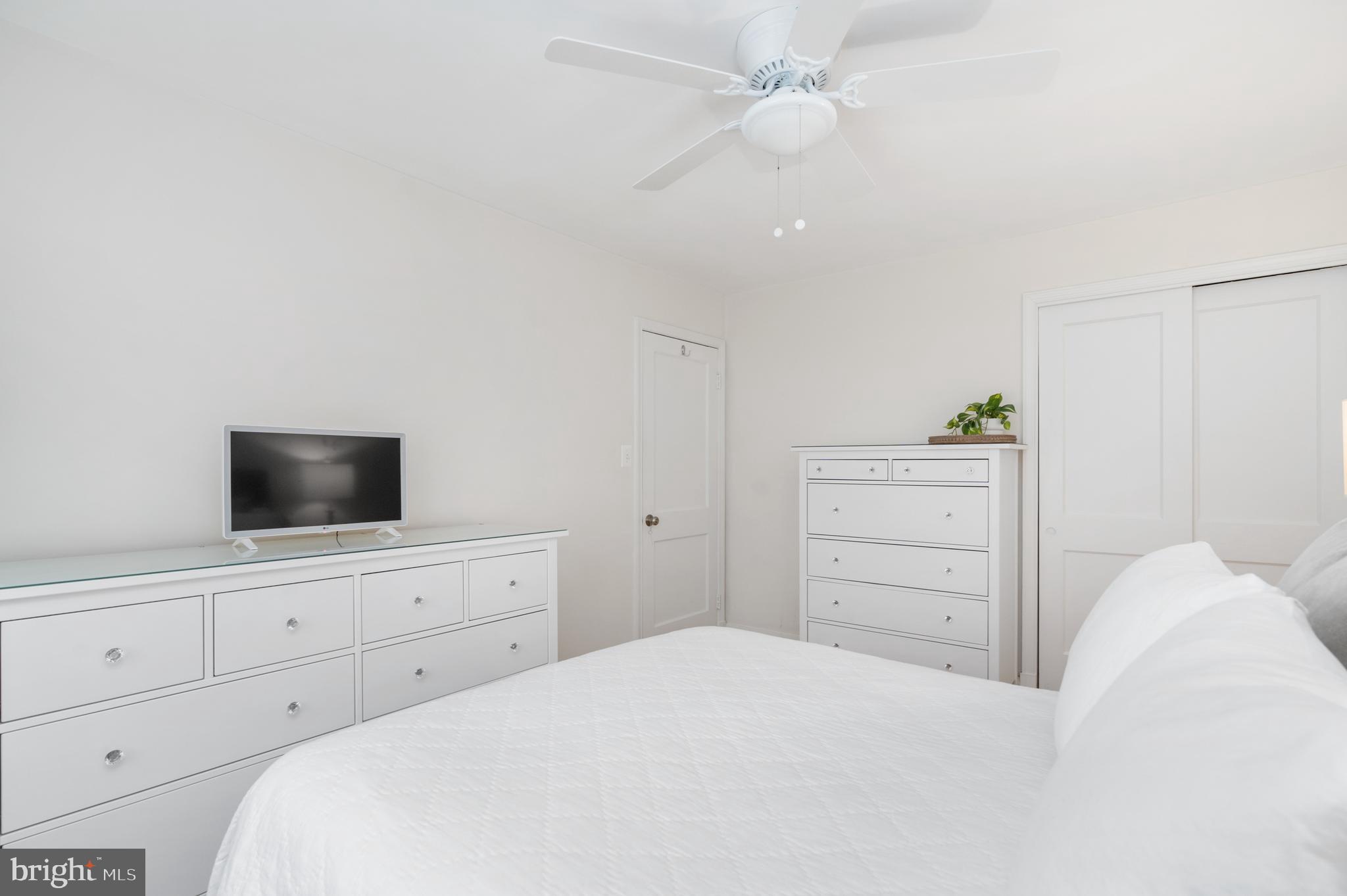 OAKLEIGH MANOR - Residential