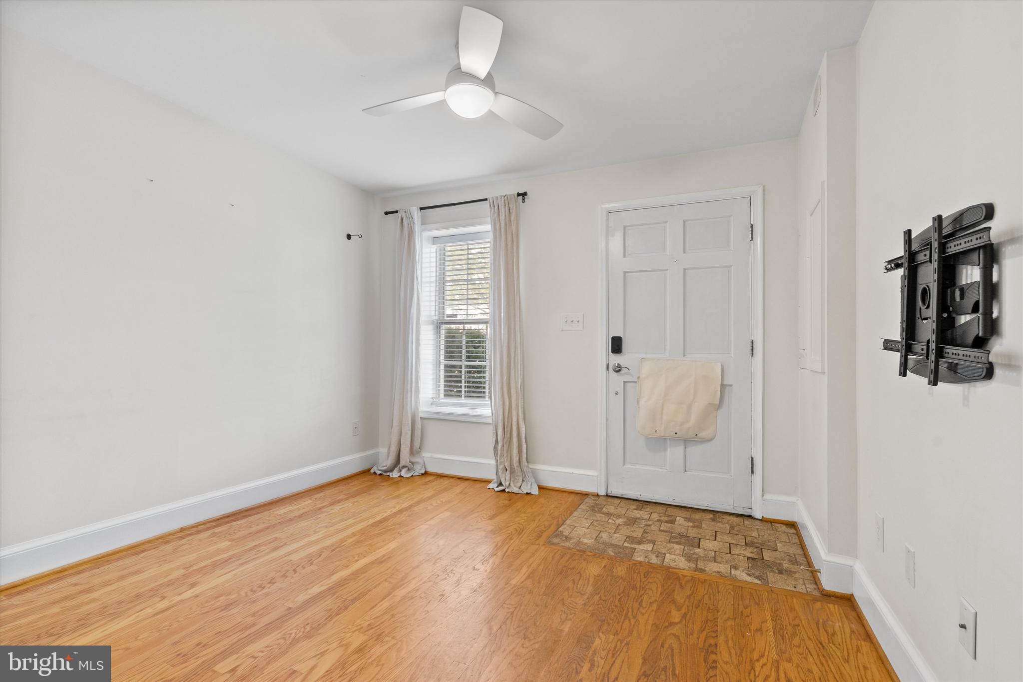 OLD TOWN ALEXANDRIA - Residential Lease