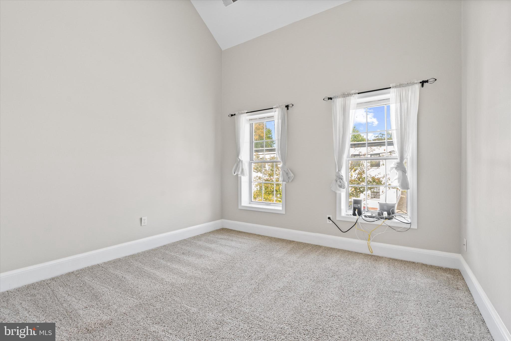 OLD TOWN ALEXANDRIA - Residential Lease