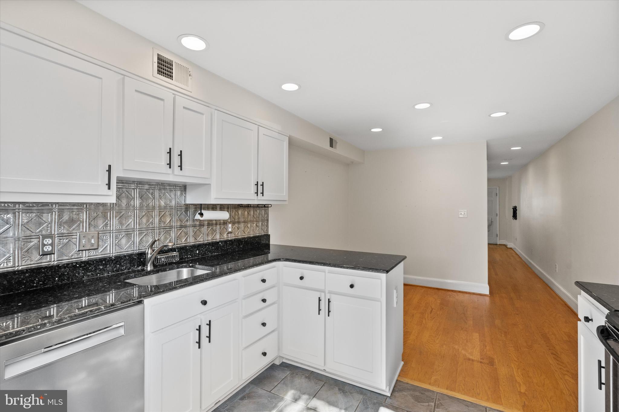 OLD TOWN ALEXANDRIA - Residential Lease