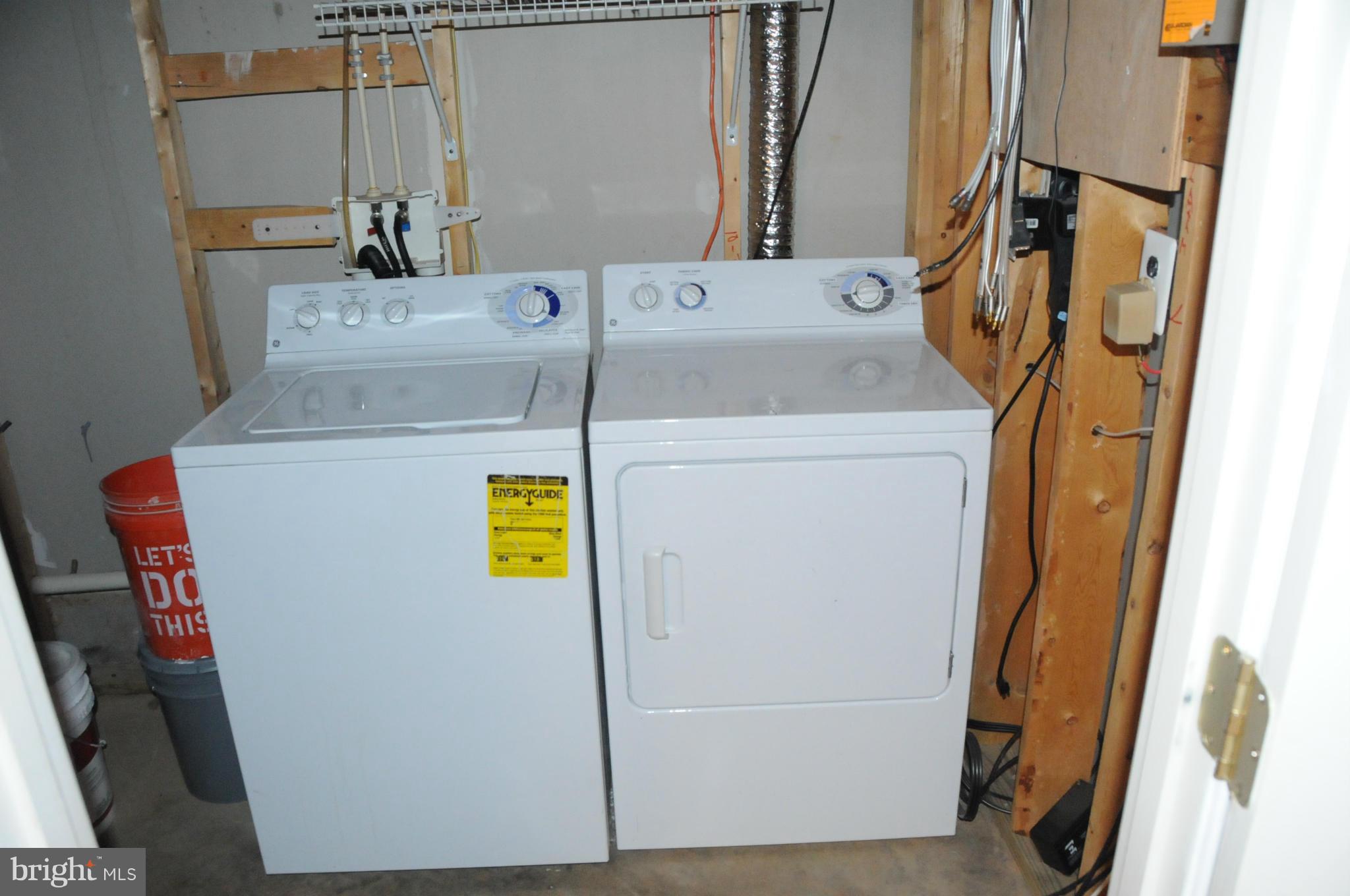 VISTA GARDENS PLAT 1> - Residential Lease