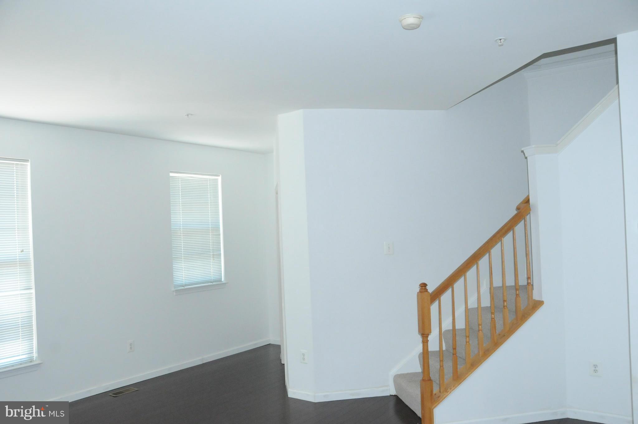 VISTA GARDENS PLAT 1> - Residential Lease