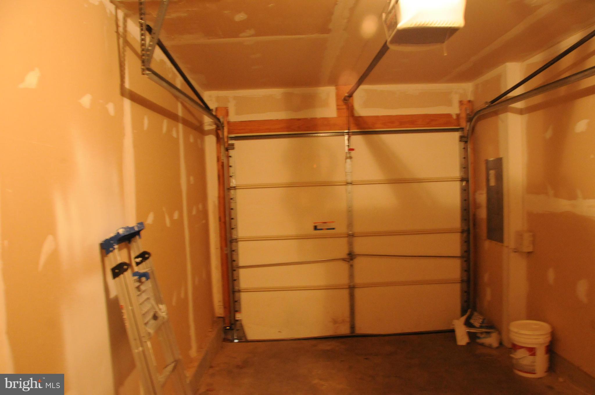 VISTA GARDENS PLAT 1> - Residential Lease