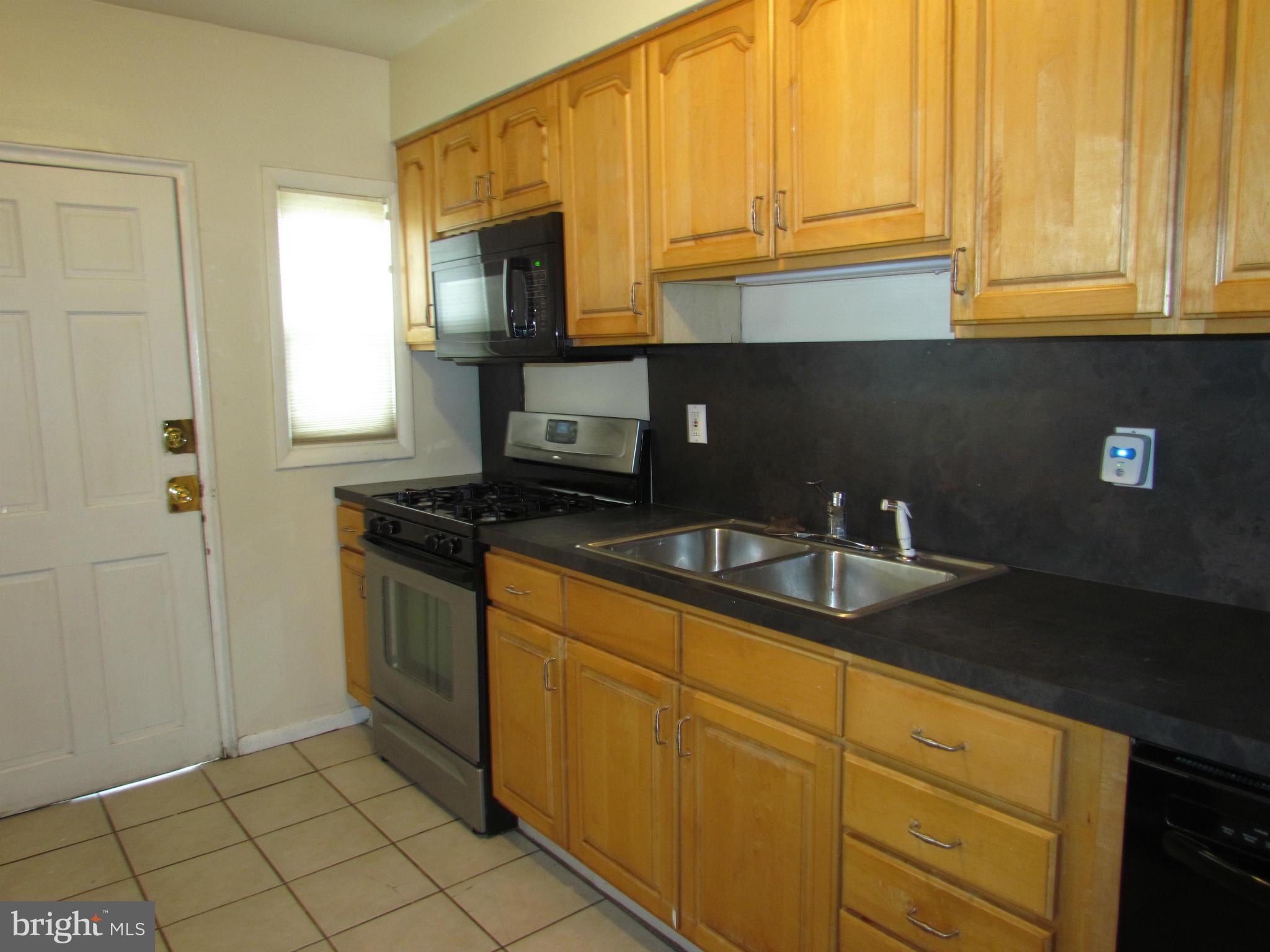 GRAY MANOR HOMES - Residential Lease