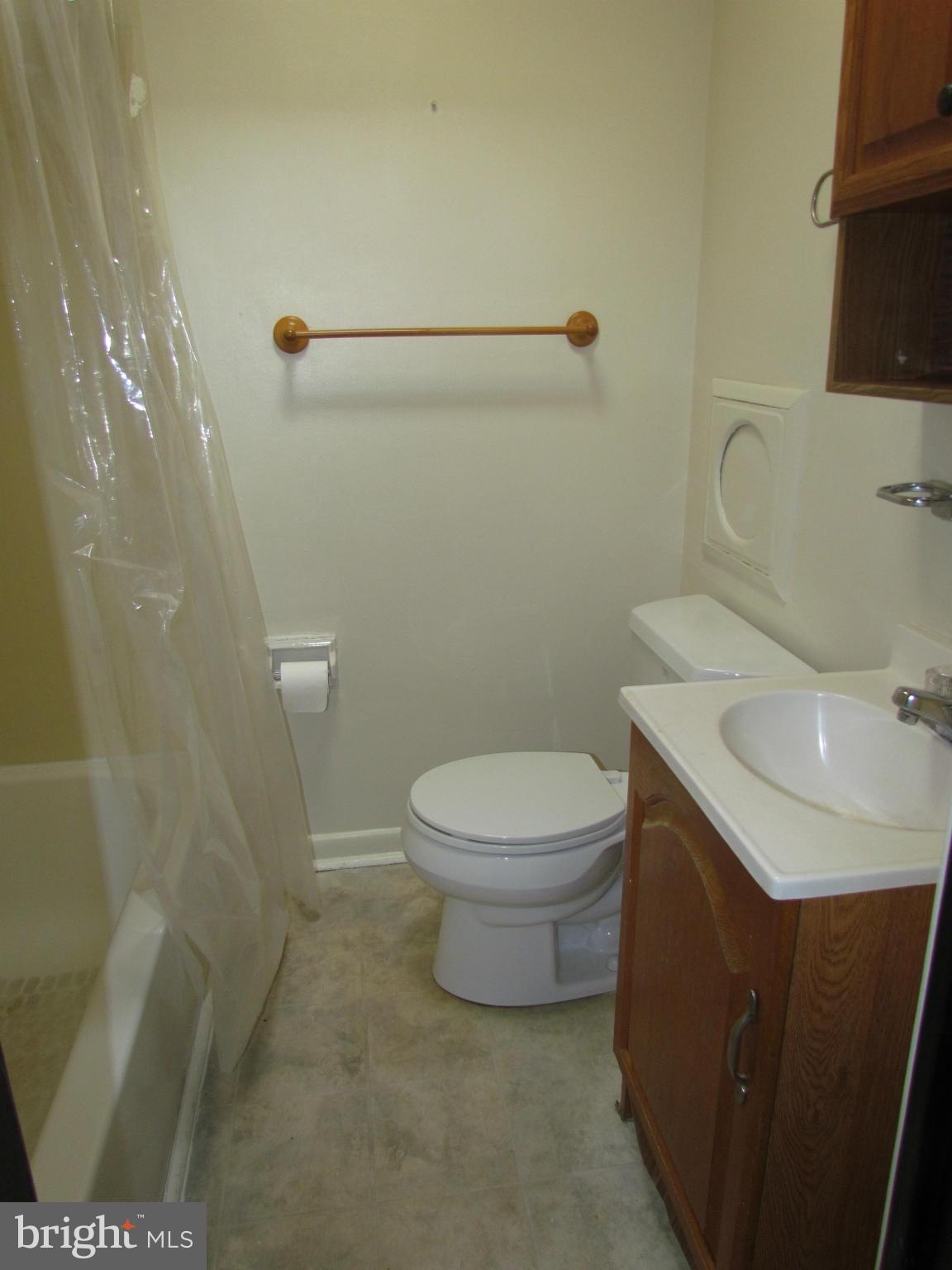 GRAY MANOR HOMES - Residential Lease