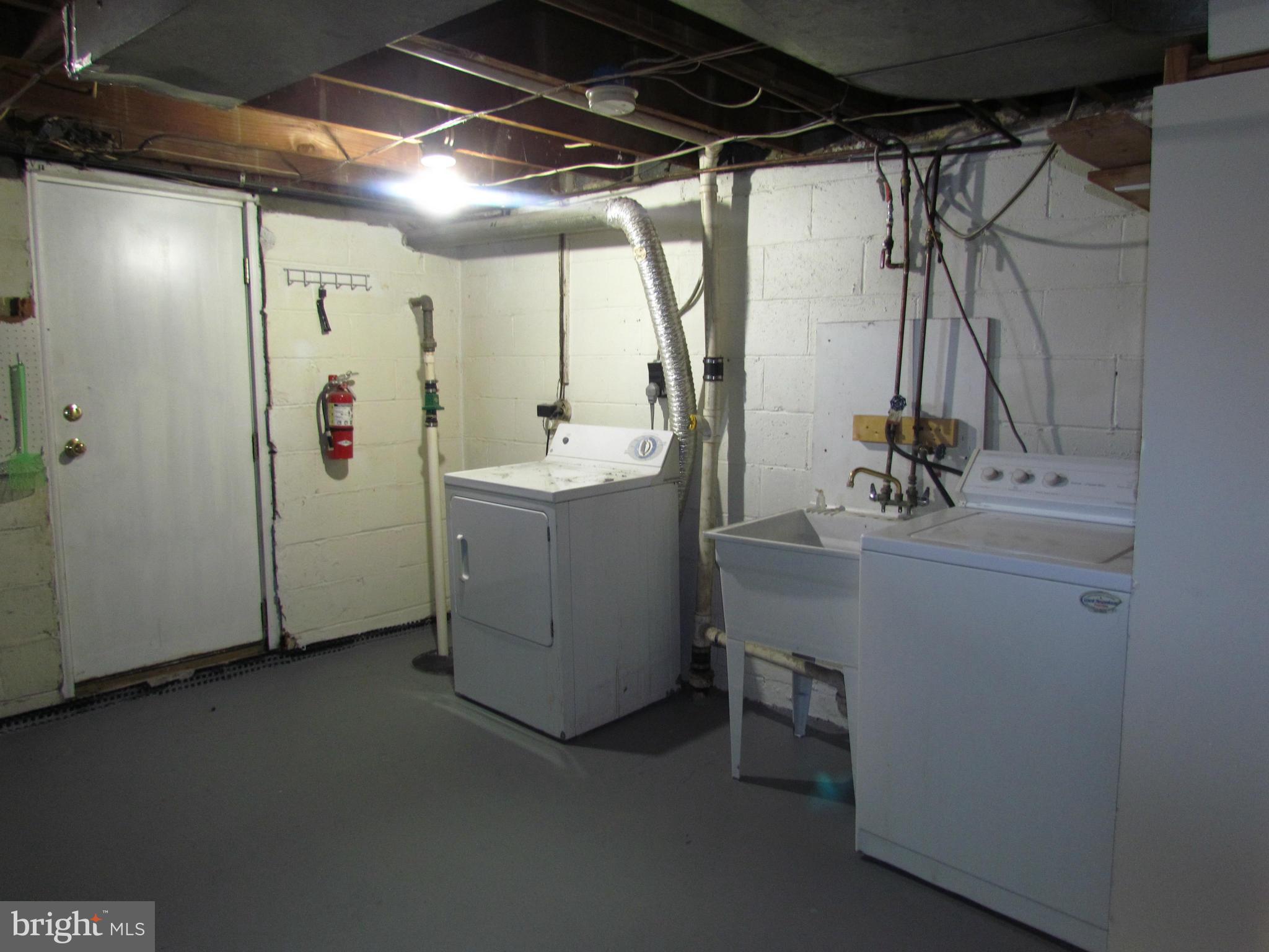 GRAY MANOR HOMES - Residential Lease