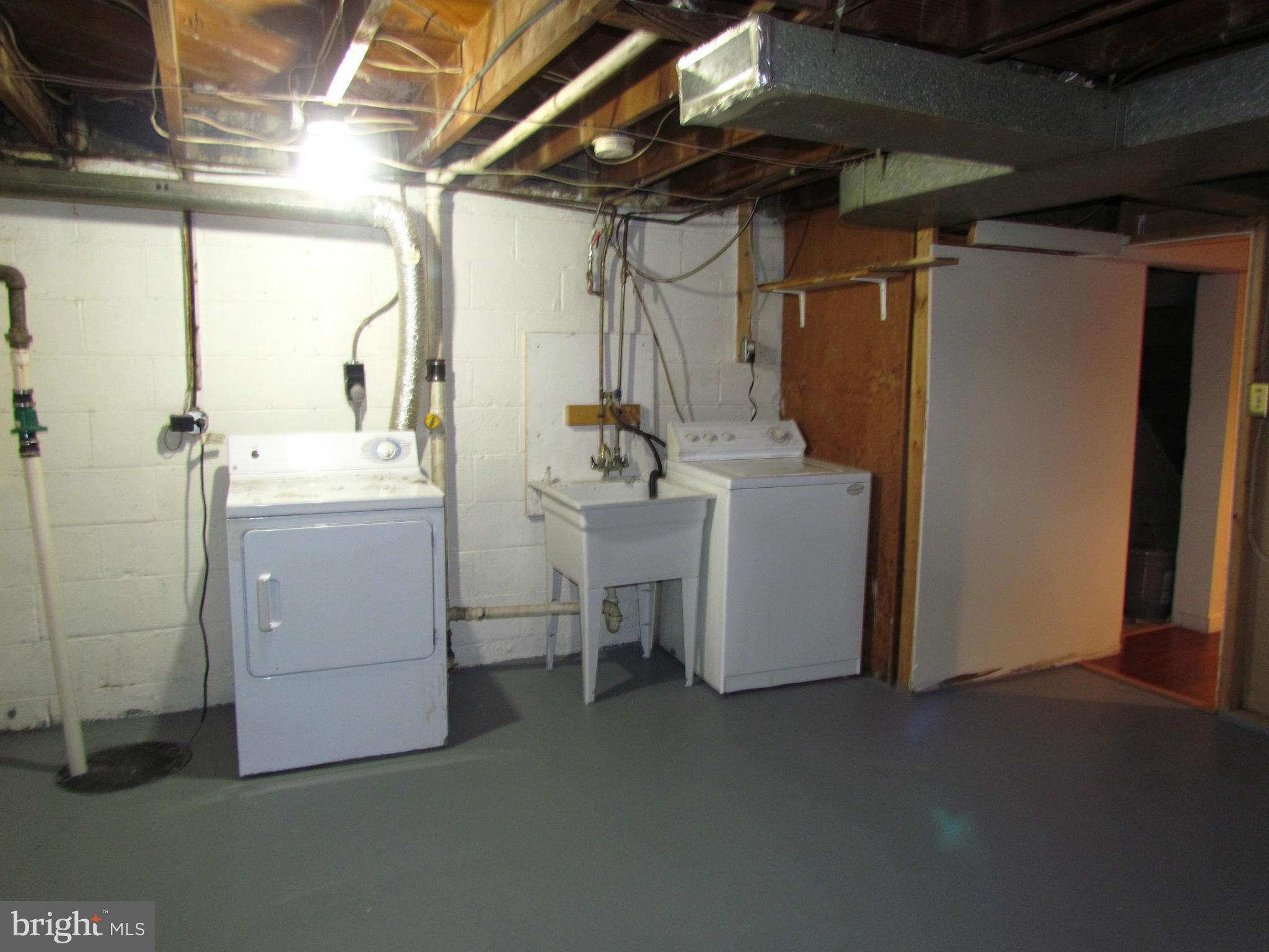 GRAY MANOR HOMES - Residential Lease