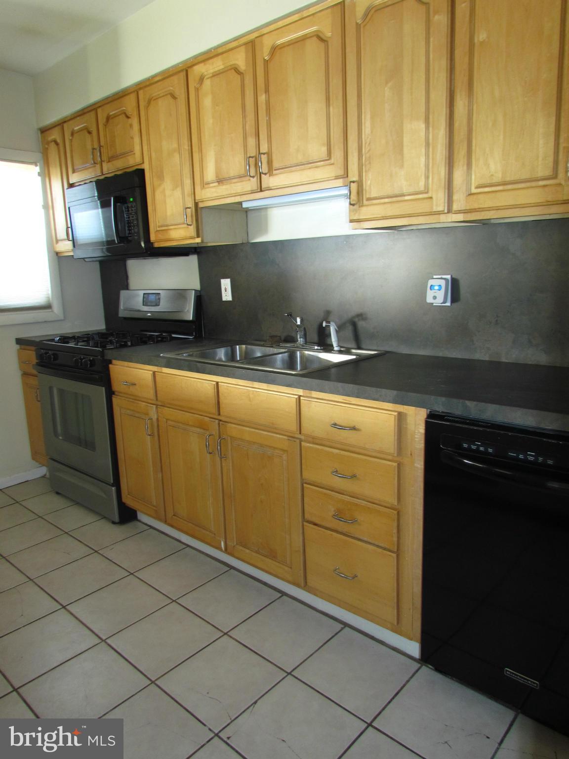 GRAY MANOR HOMES - Residential Lease