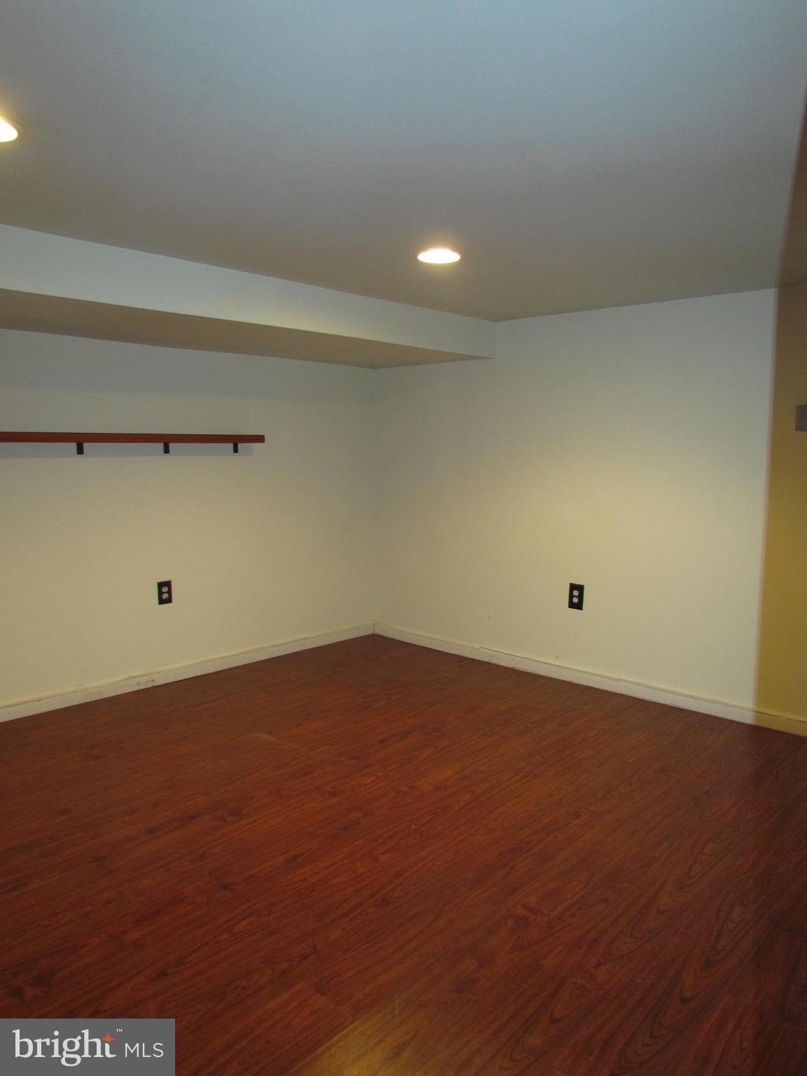 GRAY MANOR HOMES - Residential Lease