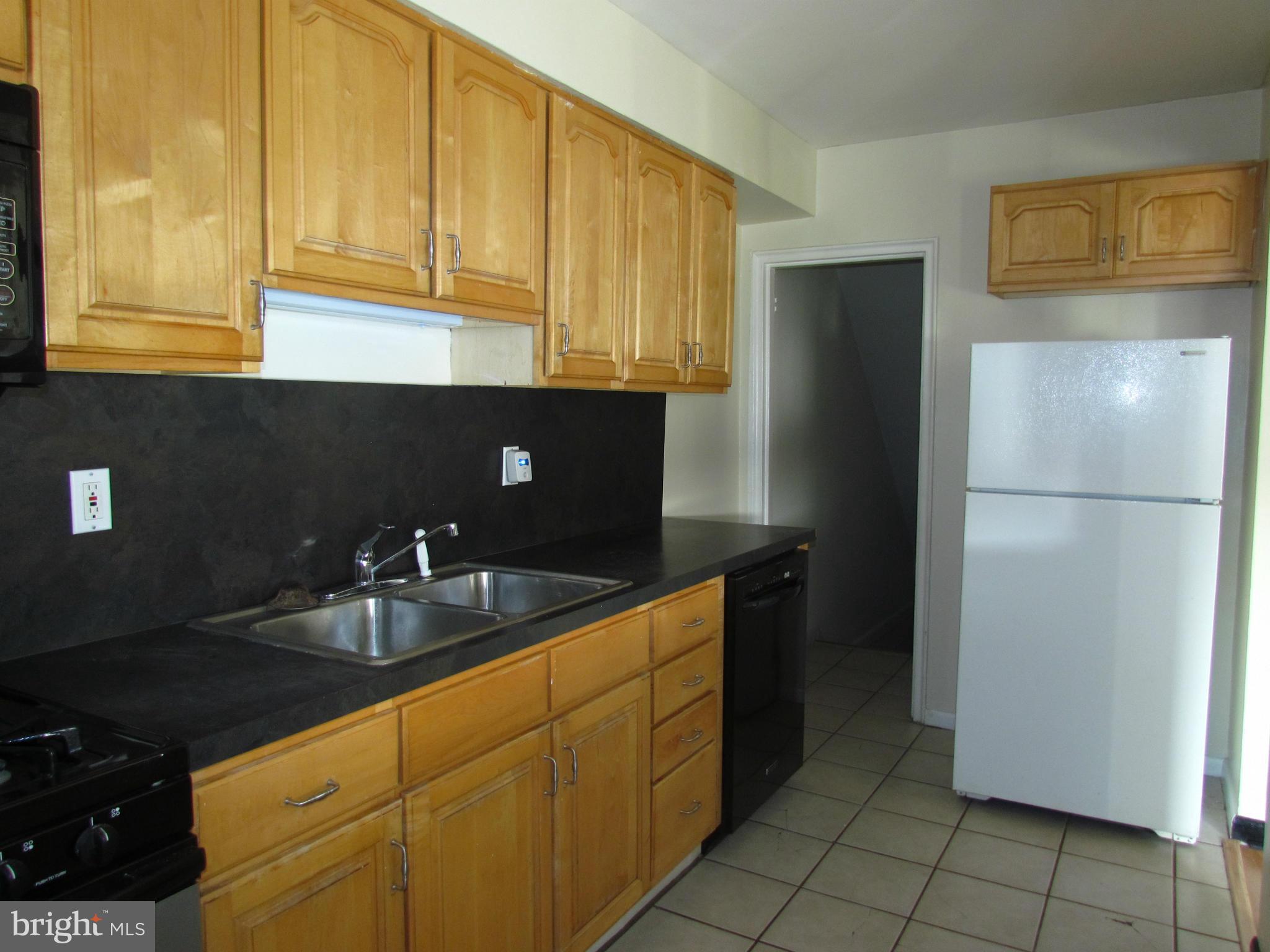 GRAY MANOR HOMES - Residential Lease