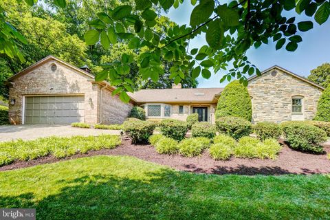 Photo of 6101 EASTVIEW ST, BETHESDA, MD 20817 (MLS # MDMC2092996) Photo of 6101 EASTVIEW ST, BETHESDA, MD 20817 (MLS # MDMC2092996)