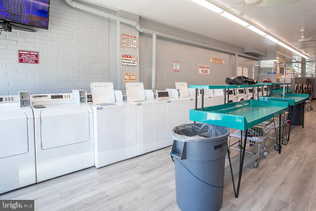 121 S PAVILION AVENUE