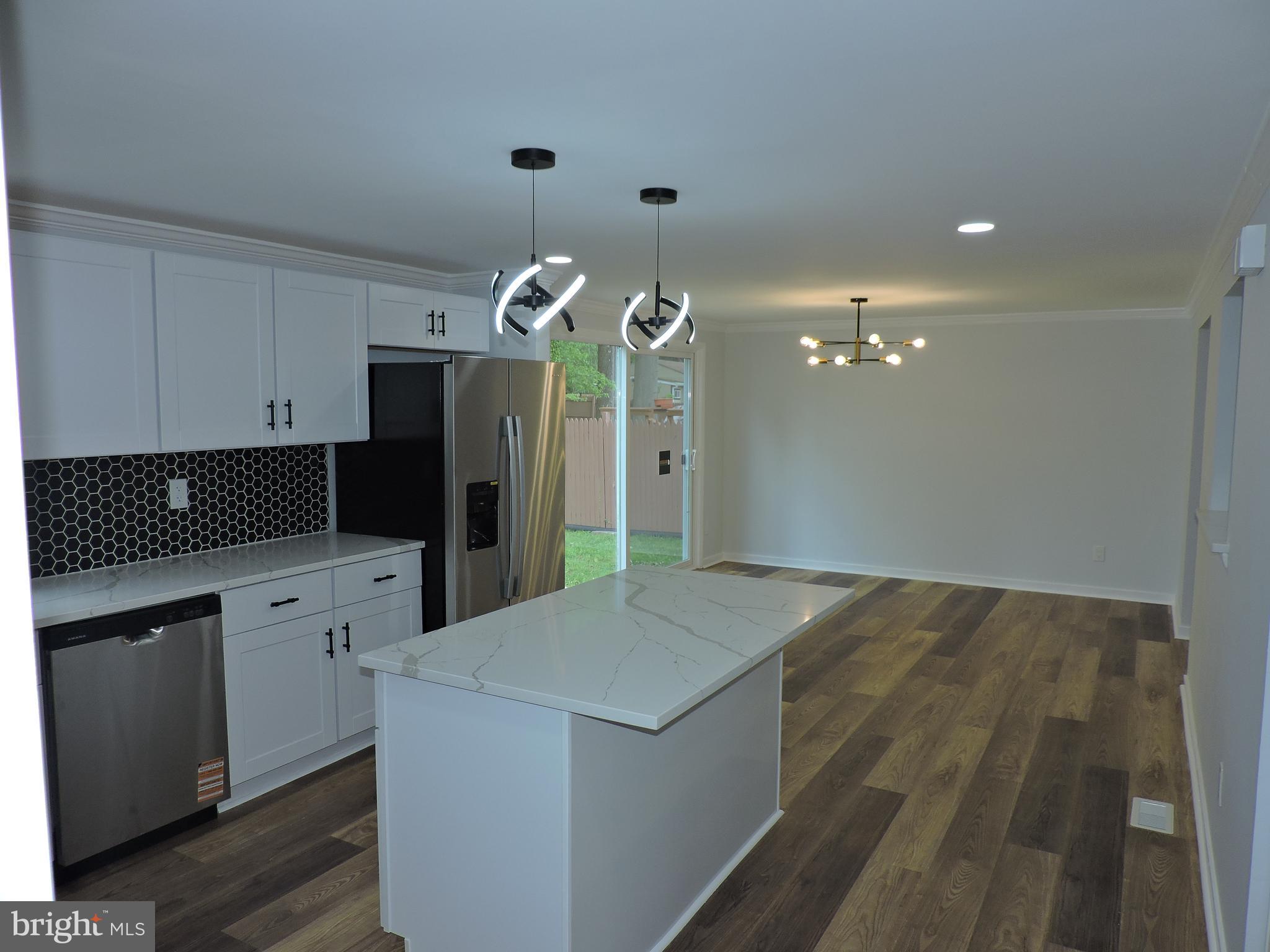 4100 SPRINGSLEIGH ROAD