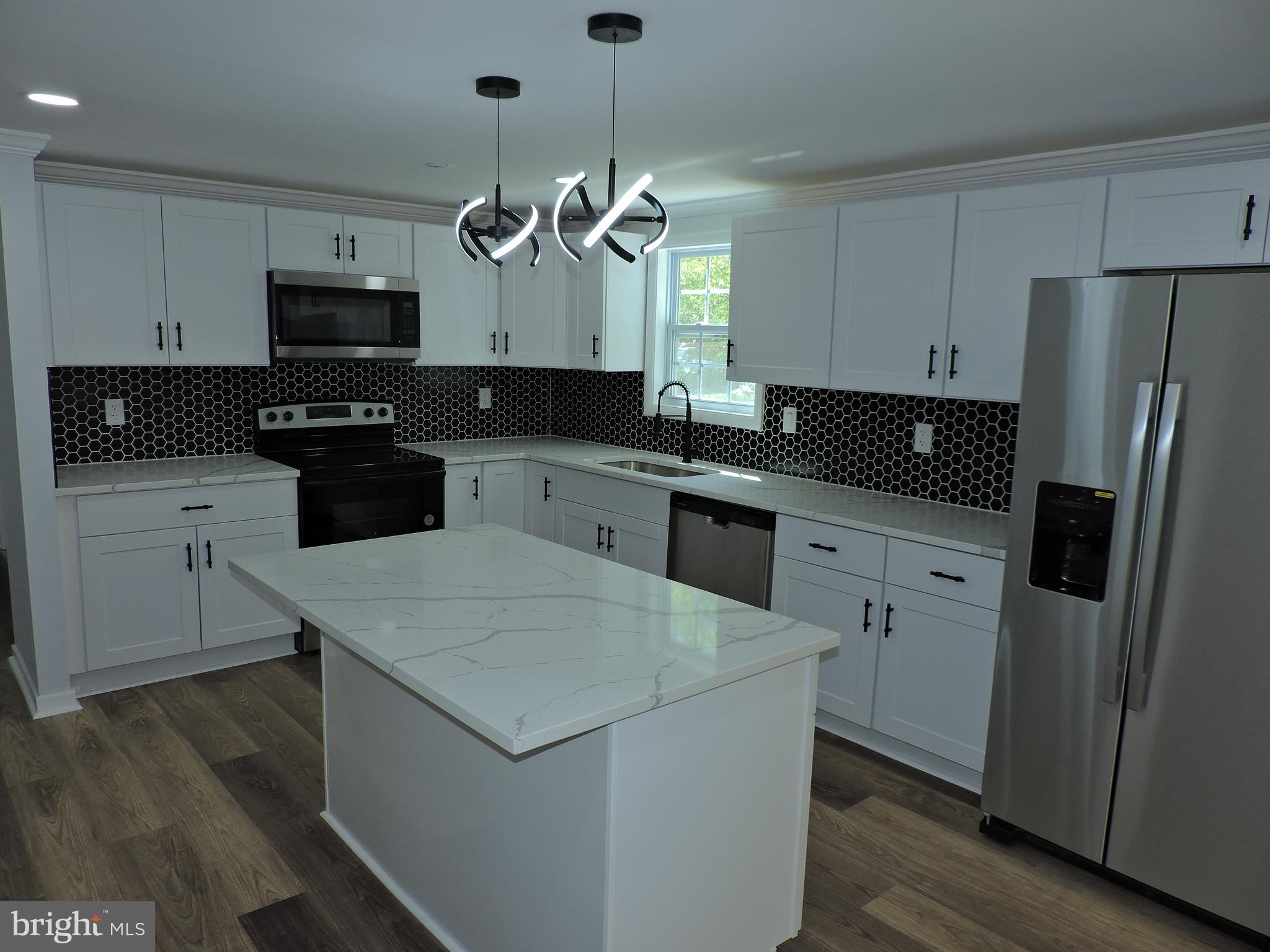 4100 SPRINGSLEIGH ROAD